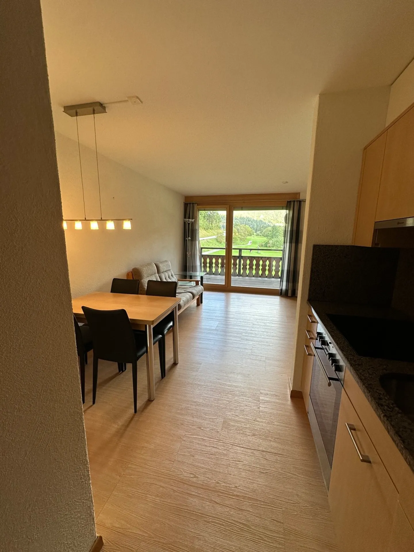 Moderno appartamento con 2 camere da letto con vista sul campo da golf di Alvaneu Bad - Foto 5 di 13