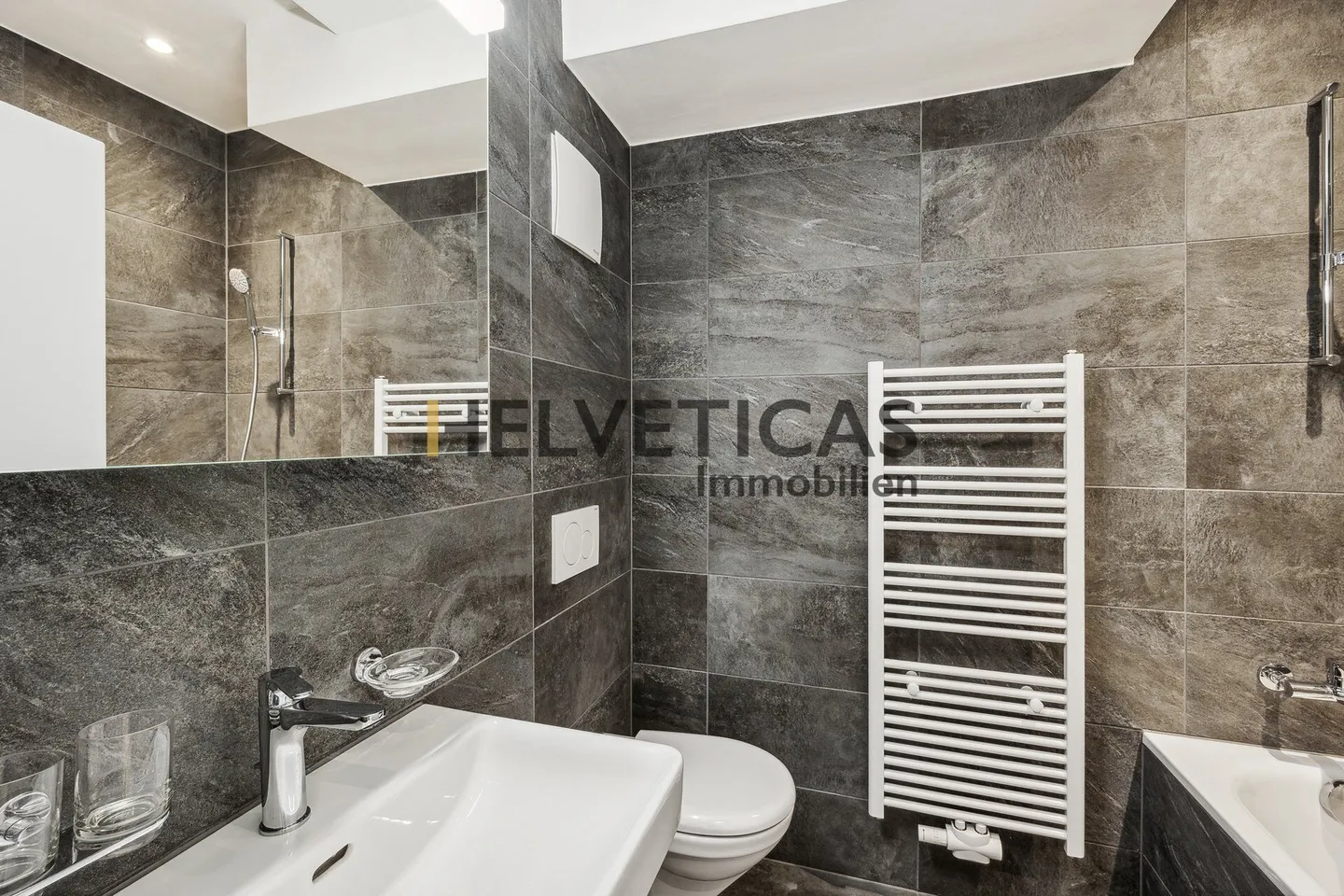 Yield Property with 11 Apartments and 1 Commercial Space in Basel-Stadt - Photo 10 of 16