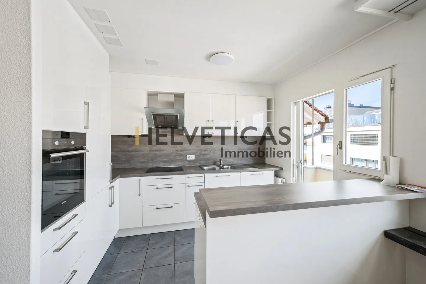 Yield Property with 11 Apartments and 1 Commercial Space in Basel-Stadt - Photo 15 of 16