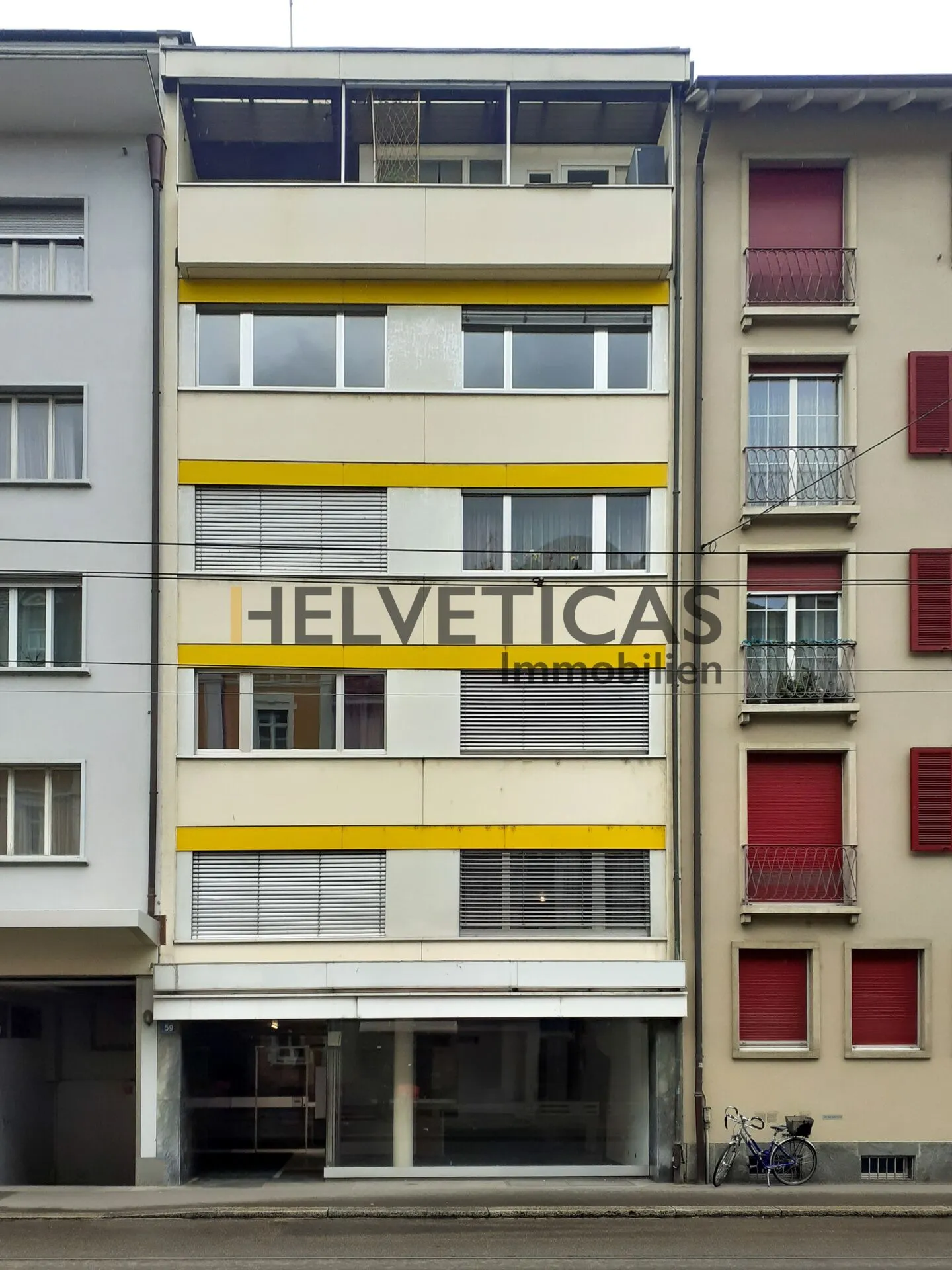 Yield Property with 11 Apartments and 1 Commercial Space in Basel-Stadt - Photo 1 of 16