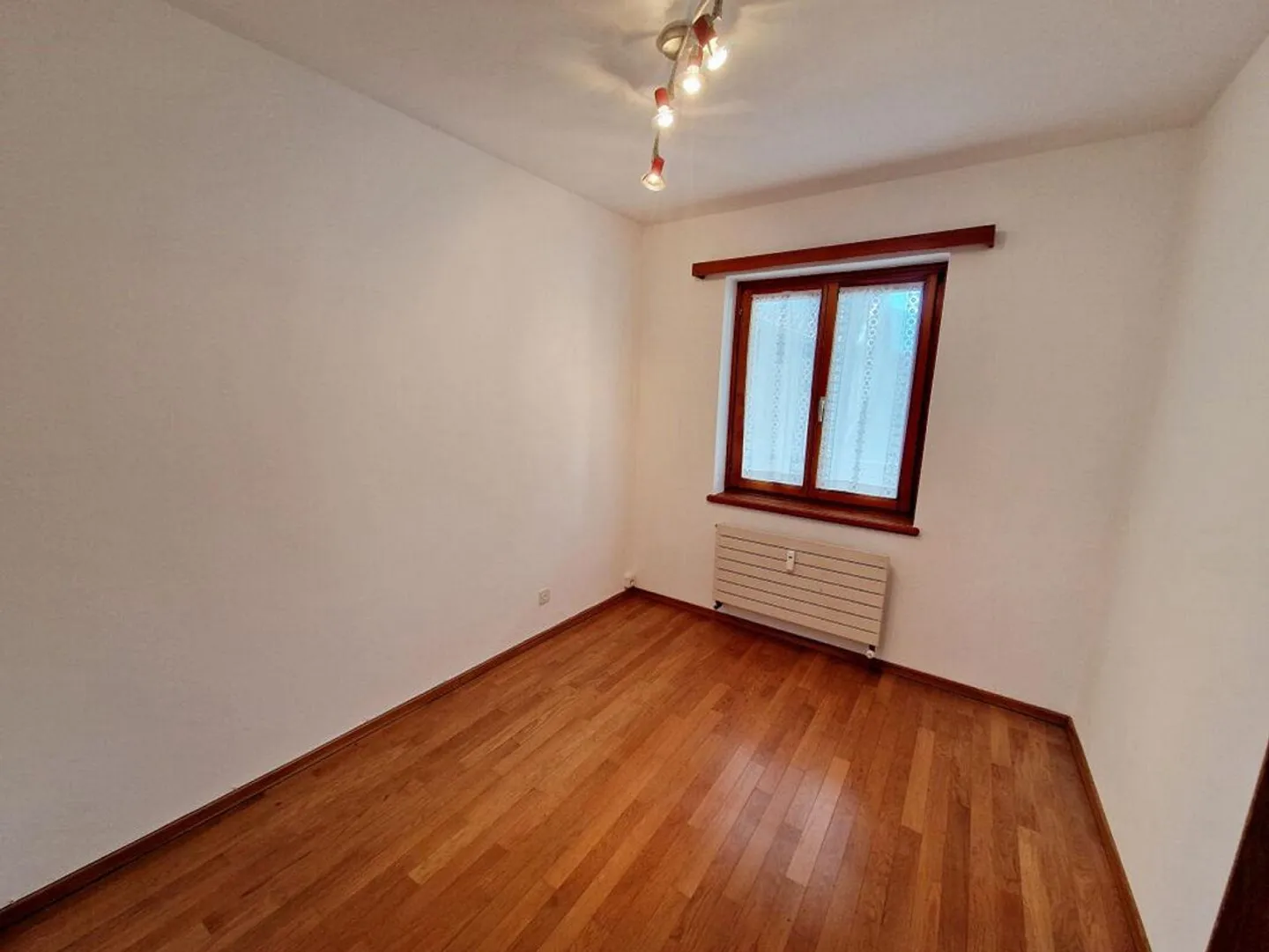 Romantic apartment in the village center, with elevator and garden - Photo 9 of 10