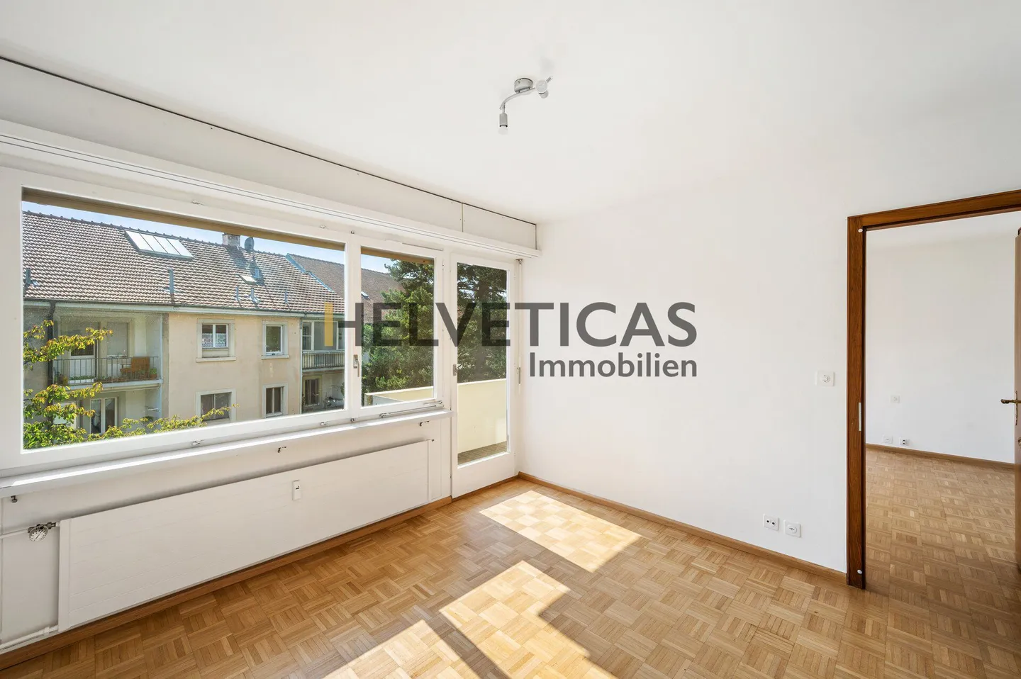 Yield Property with 11 Apartments and 1 Commercial Space in Basel-Stadt - Photo 12 of 16