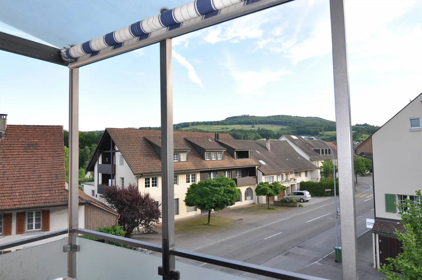 Appartamento duplex spazioso e moderno di 4,5 stanze nel centro del villaggio - Foto 13 di 14