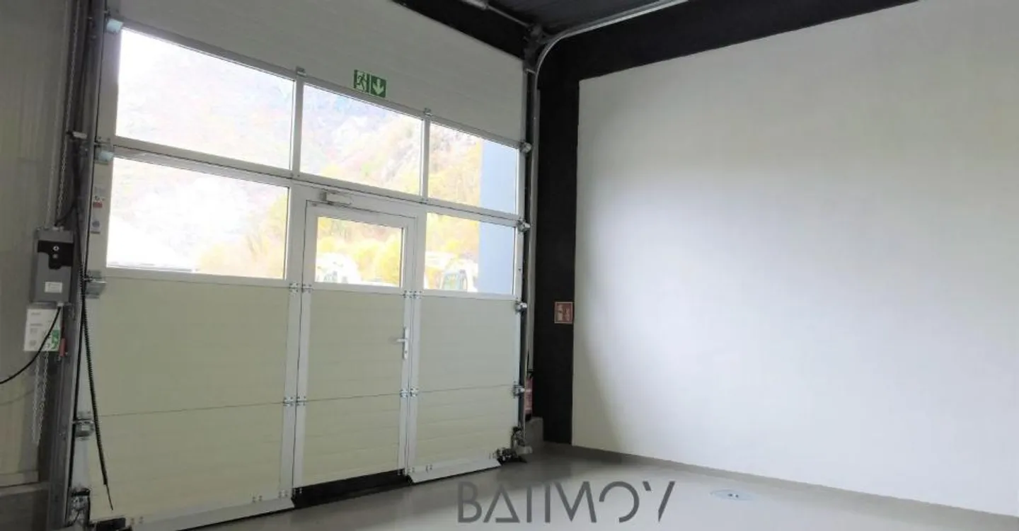 Industrielle Halle zu vermieten - Foto 3 von 3