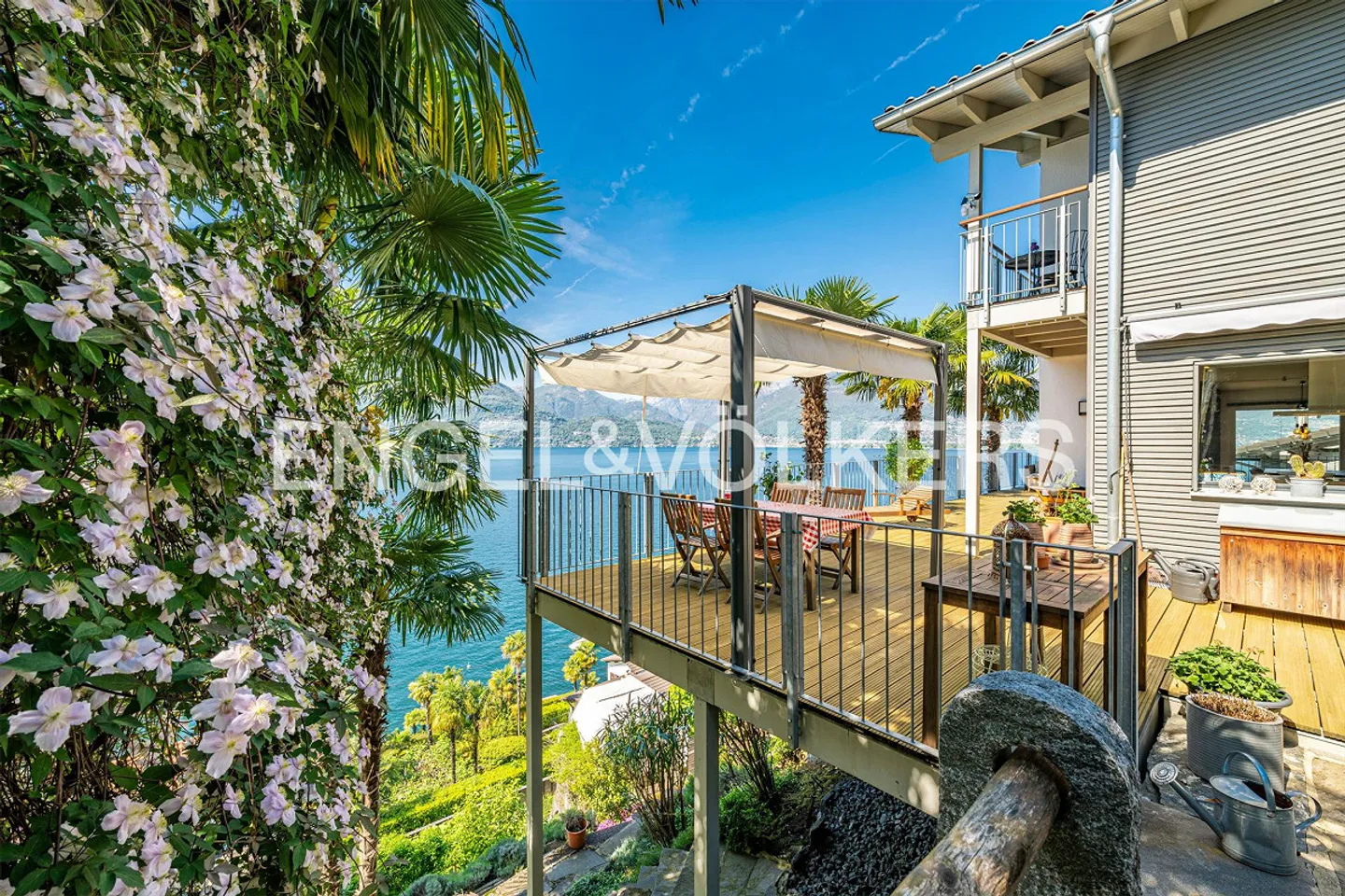 A Home by the Lake (8) - Photo 7 of 12