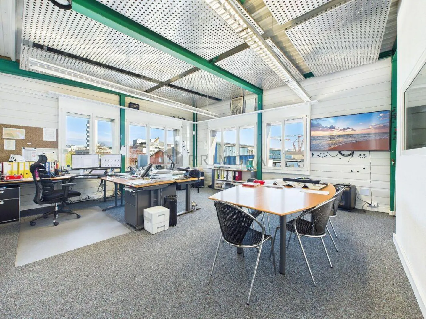 Terreno raro con ottimo edificio commerciale cerca un nuovo proprietario - Foto 4 di 12