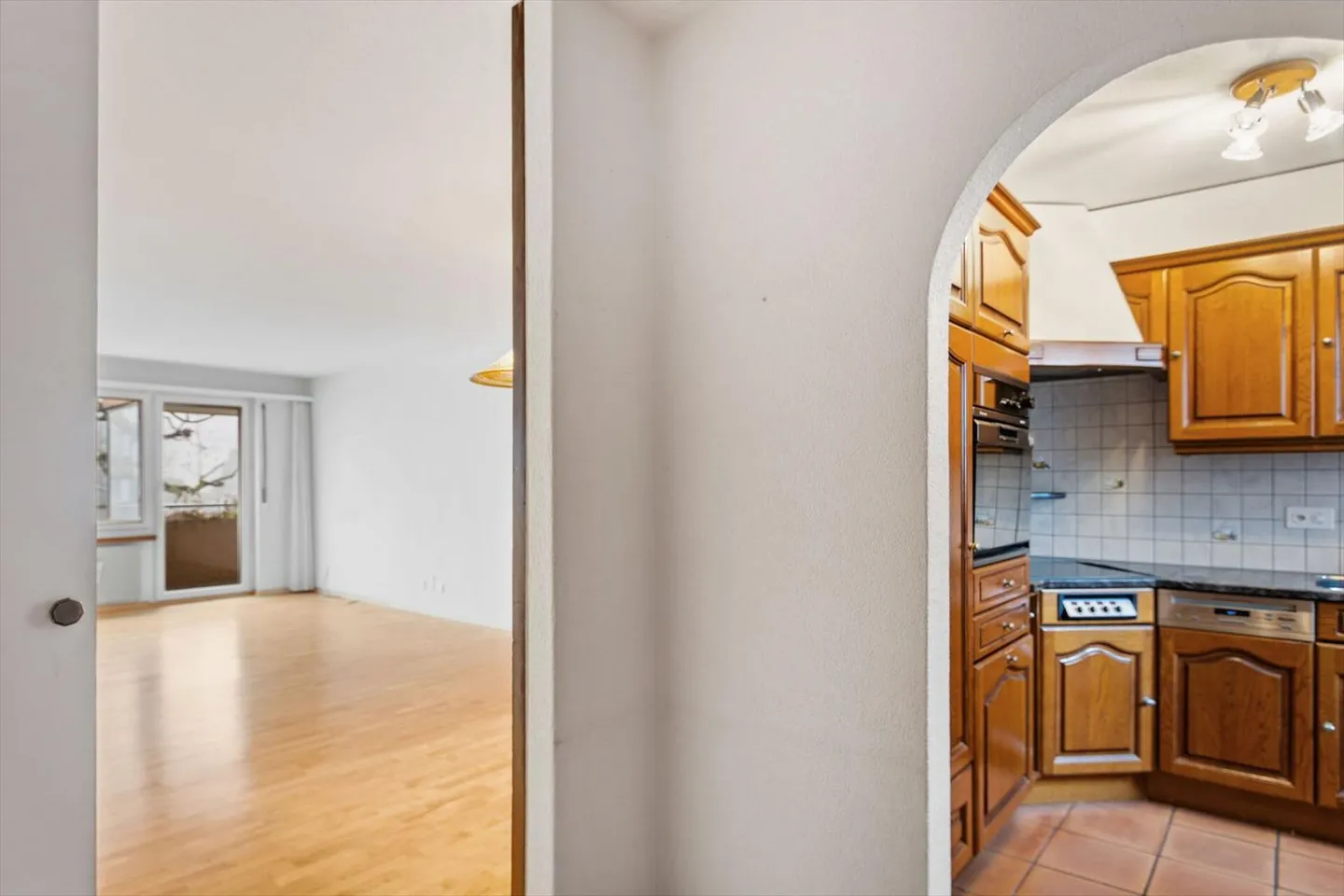 Grenchen, appartement de 3,5 pièces avec terrasse au rez-de-chaussée - Photo 6 sur 10