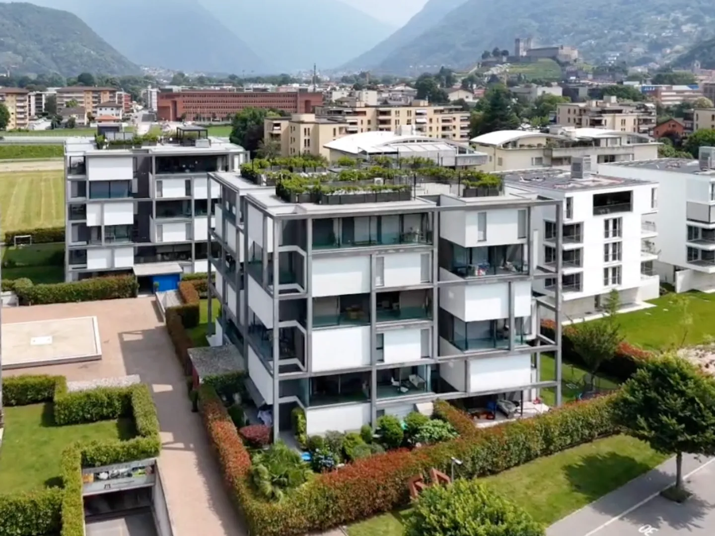 Apartment with Yield: Comfort and Style Bellinzona - Photo 2 of 10