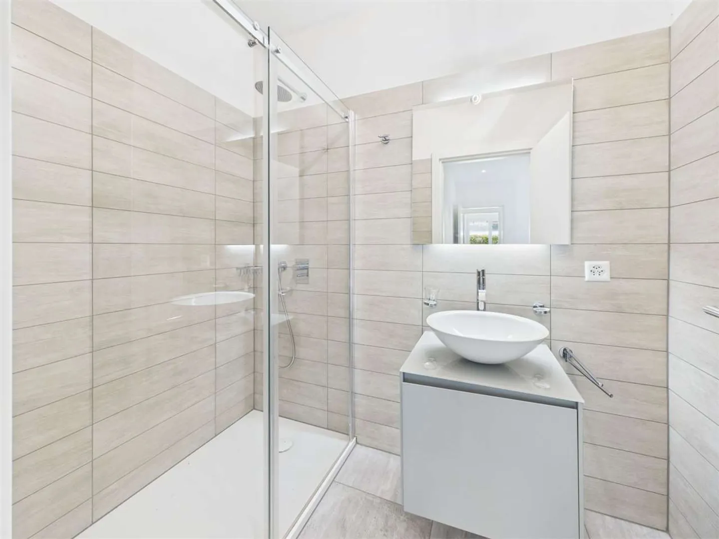 Apartment with Yield: Comfort and Style Bellinzona - Photo 5 of 10
