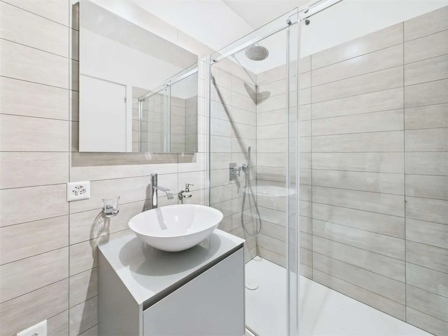 Apartment with Yield: Comfort and Style Bellinzona - Photo 9 of 10