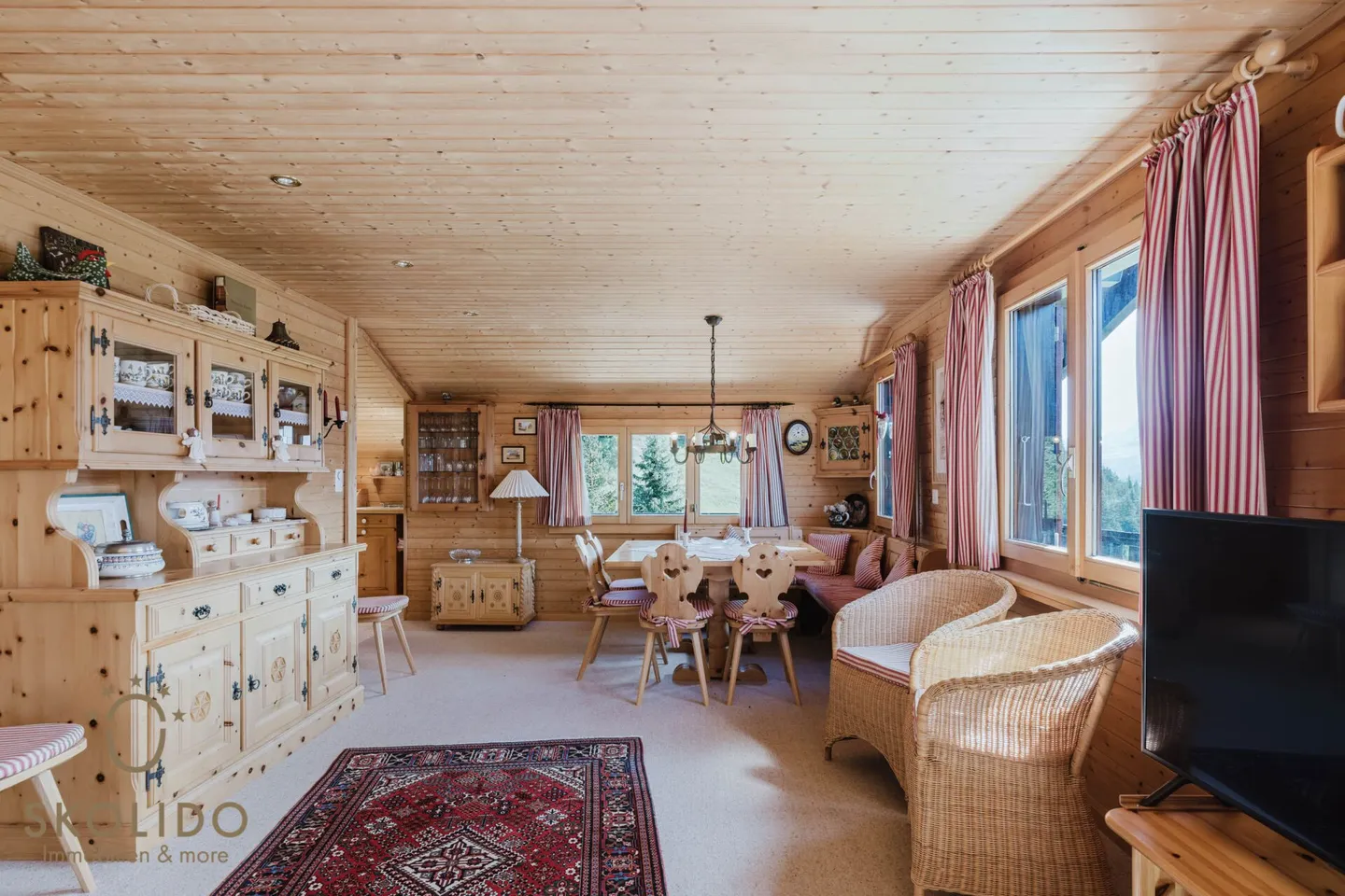 Chalet Gomserblick with separate studio apartment and panoramic view - Photo 4 of 56