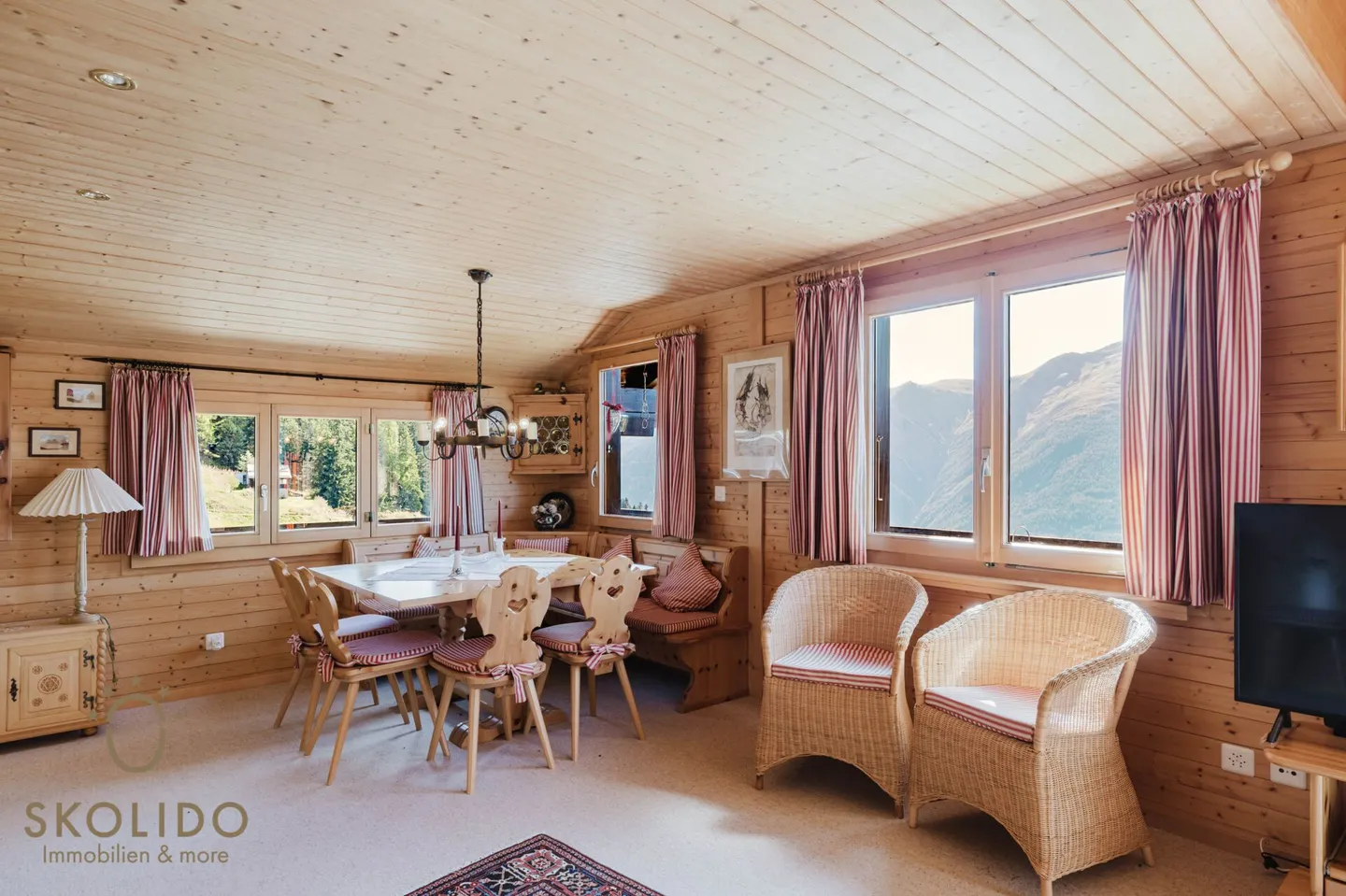 Chalet Gomserblick with separate studio apartment and panoramic view - Photo 6 of 56