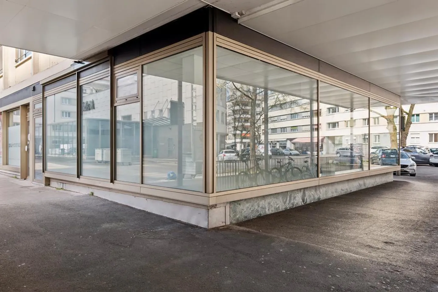 Louer un espace commercial à Bienne - Photo 2 sur 12