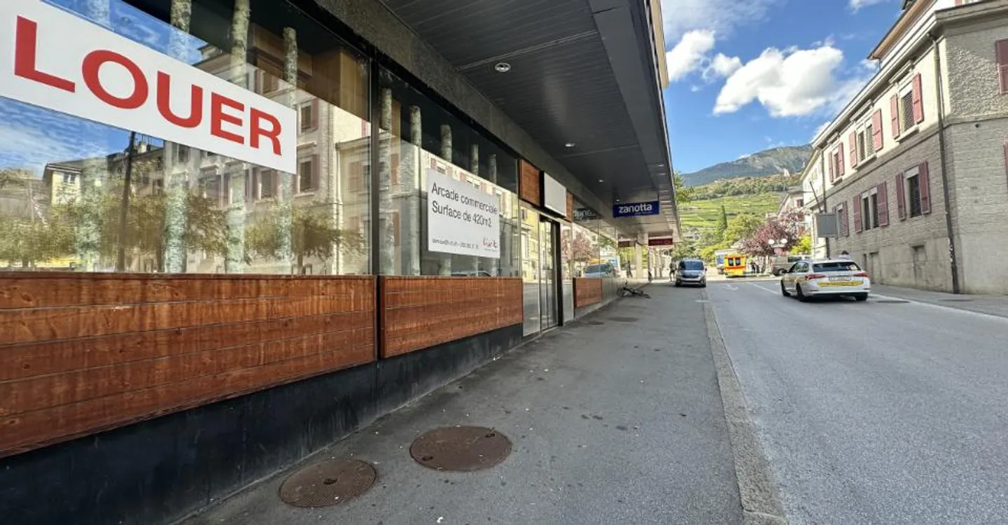 Spazio Commerciale a Sion - Foto 7 di 11