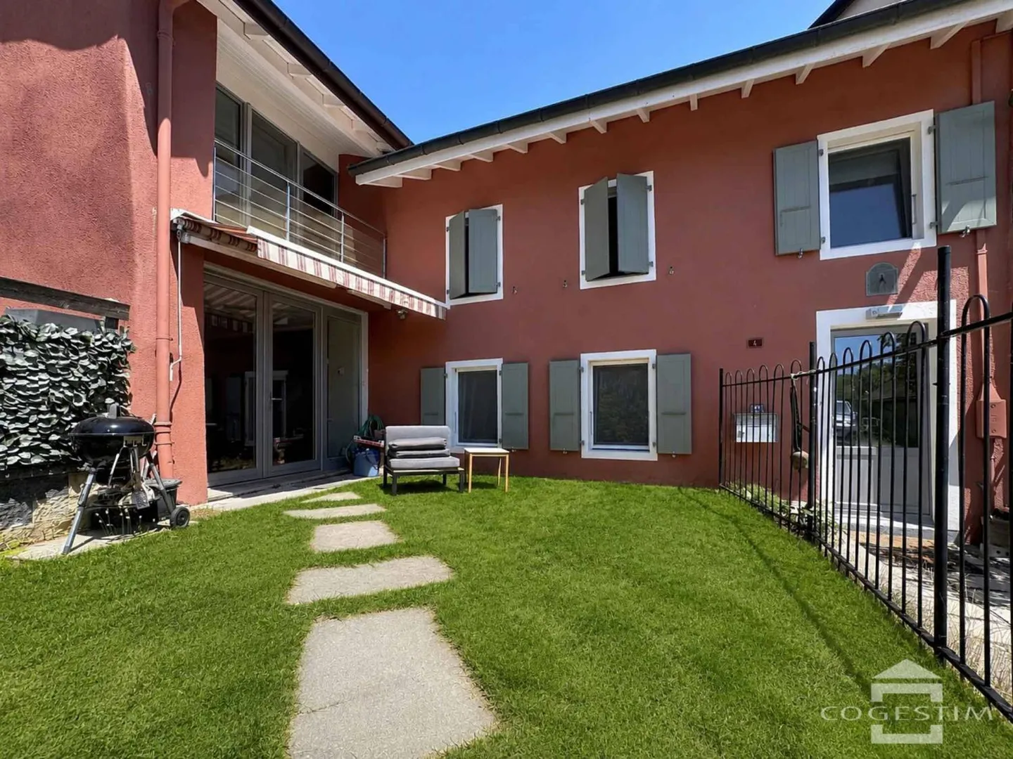 Casa a schiera 7.5 stanze - Foto 1 di 13