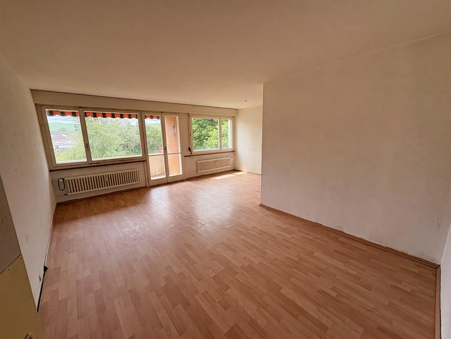 Design instead of just moving in: 4.5-room apartment at a low price - Photo 1 of 8