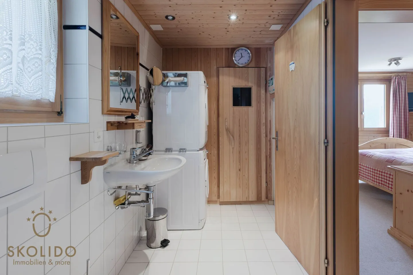 Chalet Gomserblick with separate studio apartment and panoramic view - Photo 26 of 56