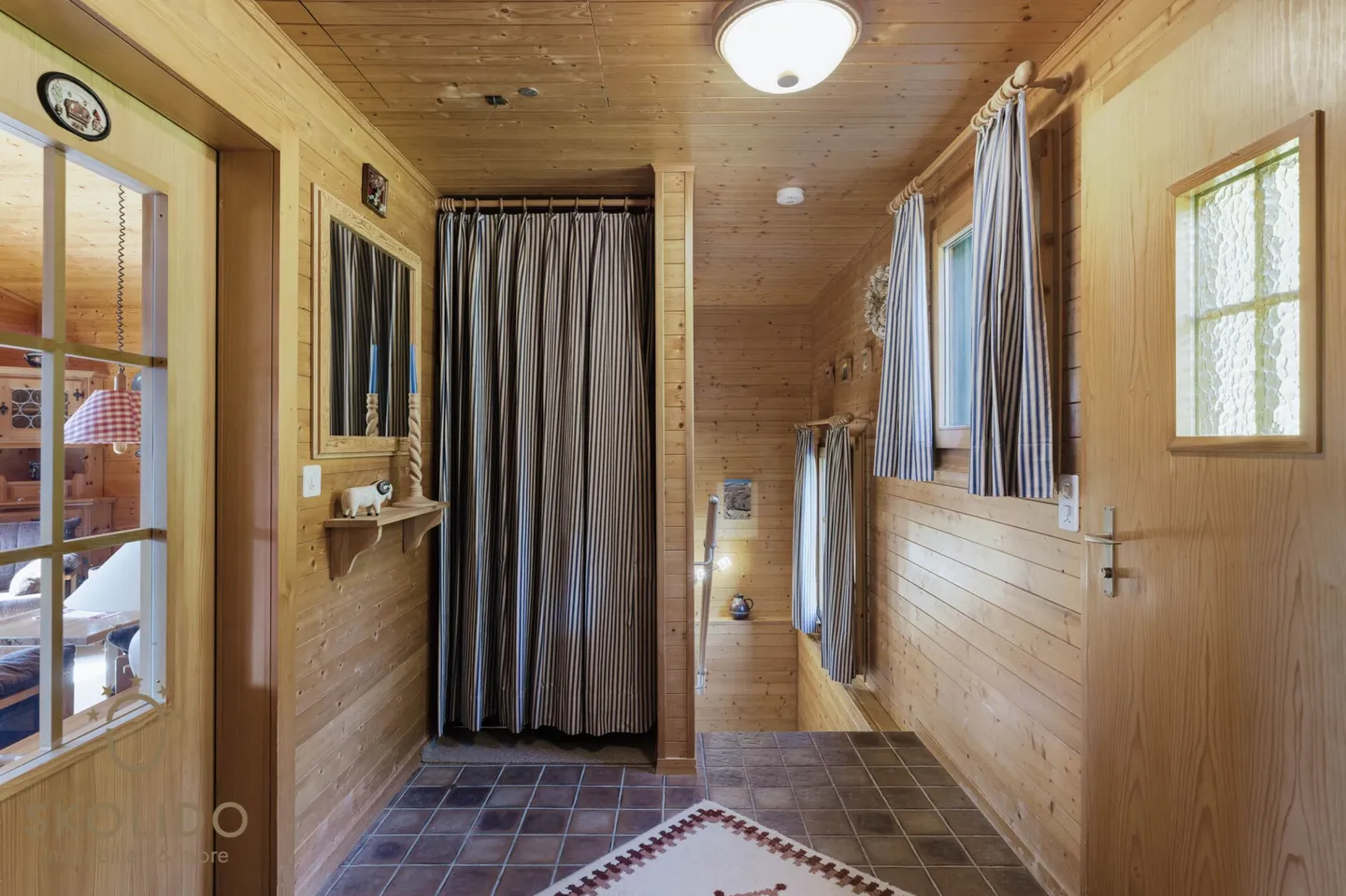 Chalet Gomserblick with separate studio apartment and panoramic view - Photo 17 of 56