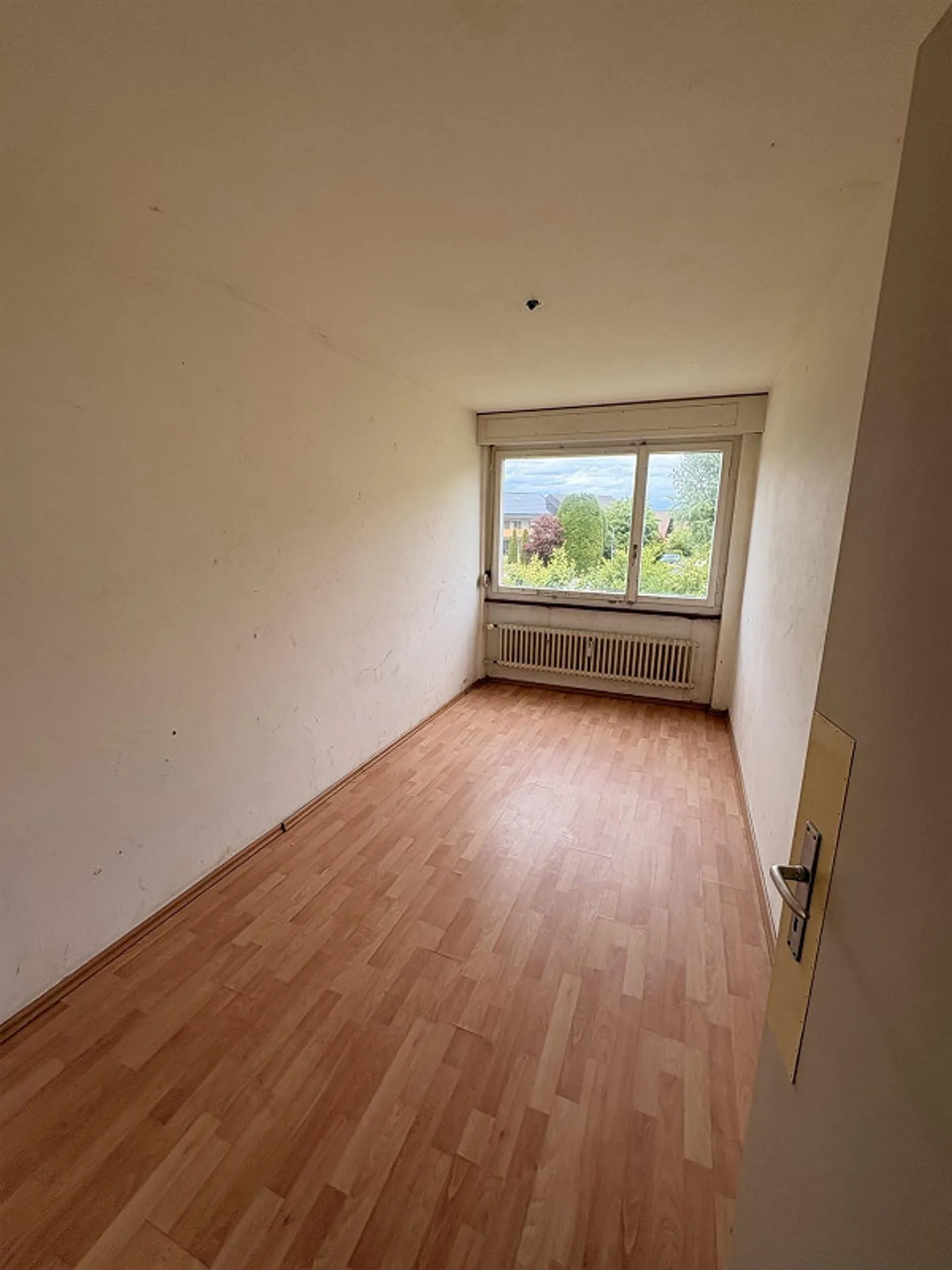 Design instead of just moving in: 4.5-room apartment at a low price - Photo 5 of 8