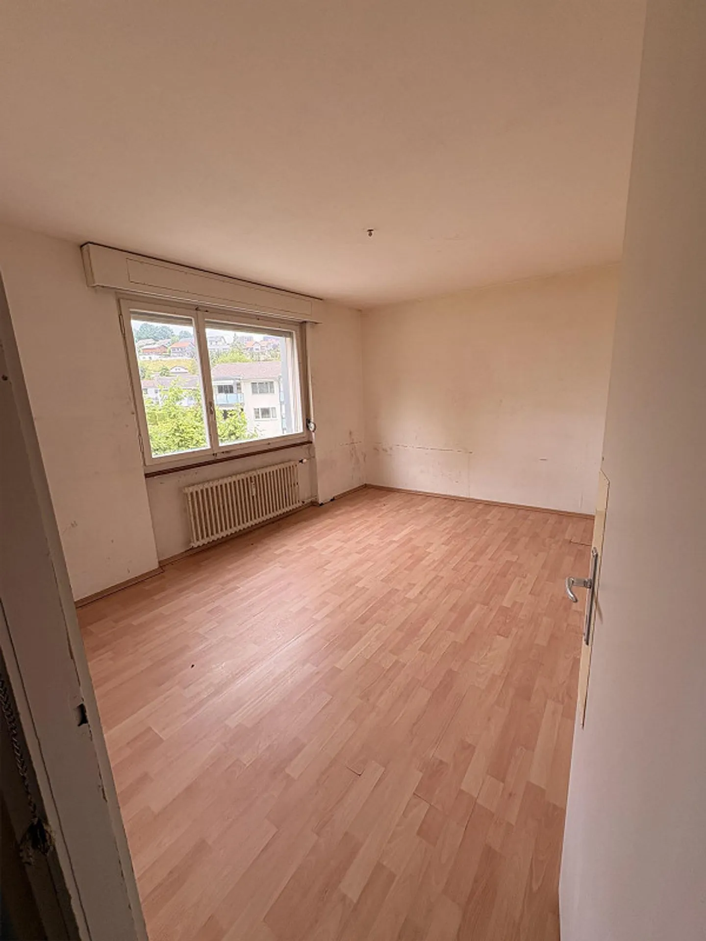 Design instead of just moving in: 4.5-room apartment at a low price - Photo 6 of 8