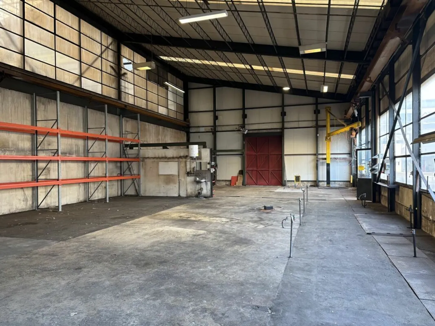 A louer: plusieurs halles, stocks, dépots, ateliers, production de ... - Photo 2 sur 13