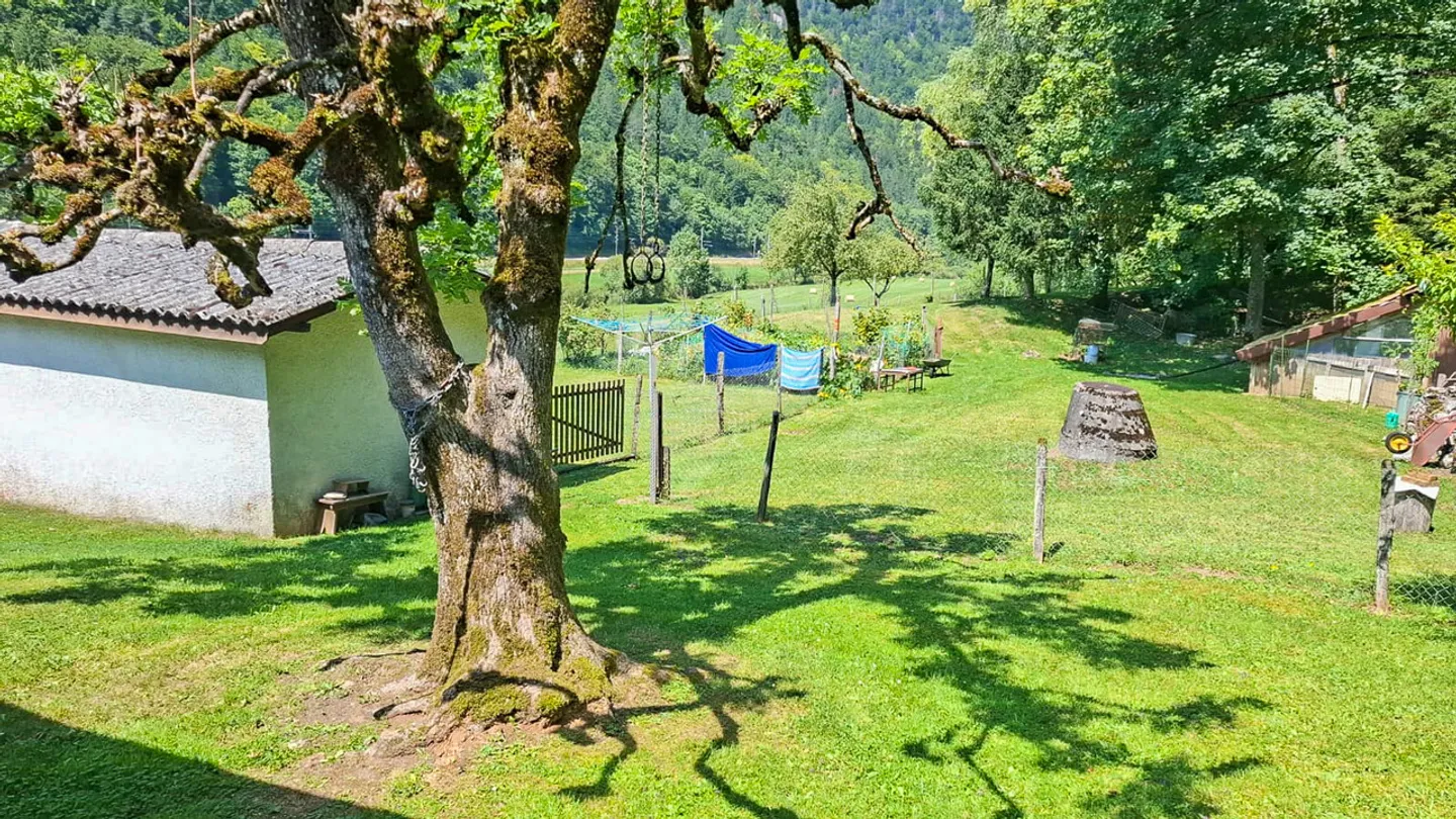 Alte Farm auf einem 2'169 m2 großen Grundstück + 6'072 m2 Land - Foto 20 von 22