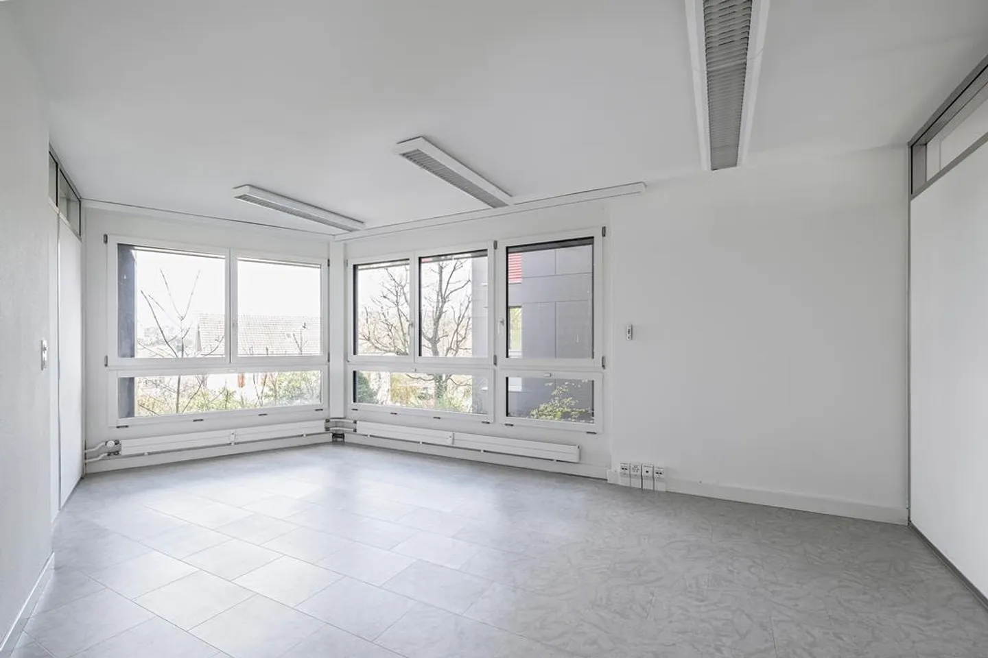 Commercial space in an attractive location in Münchenstein - Photo 6 of 12