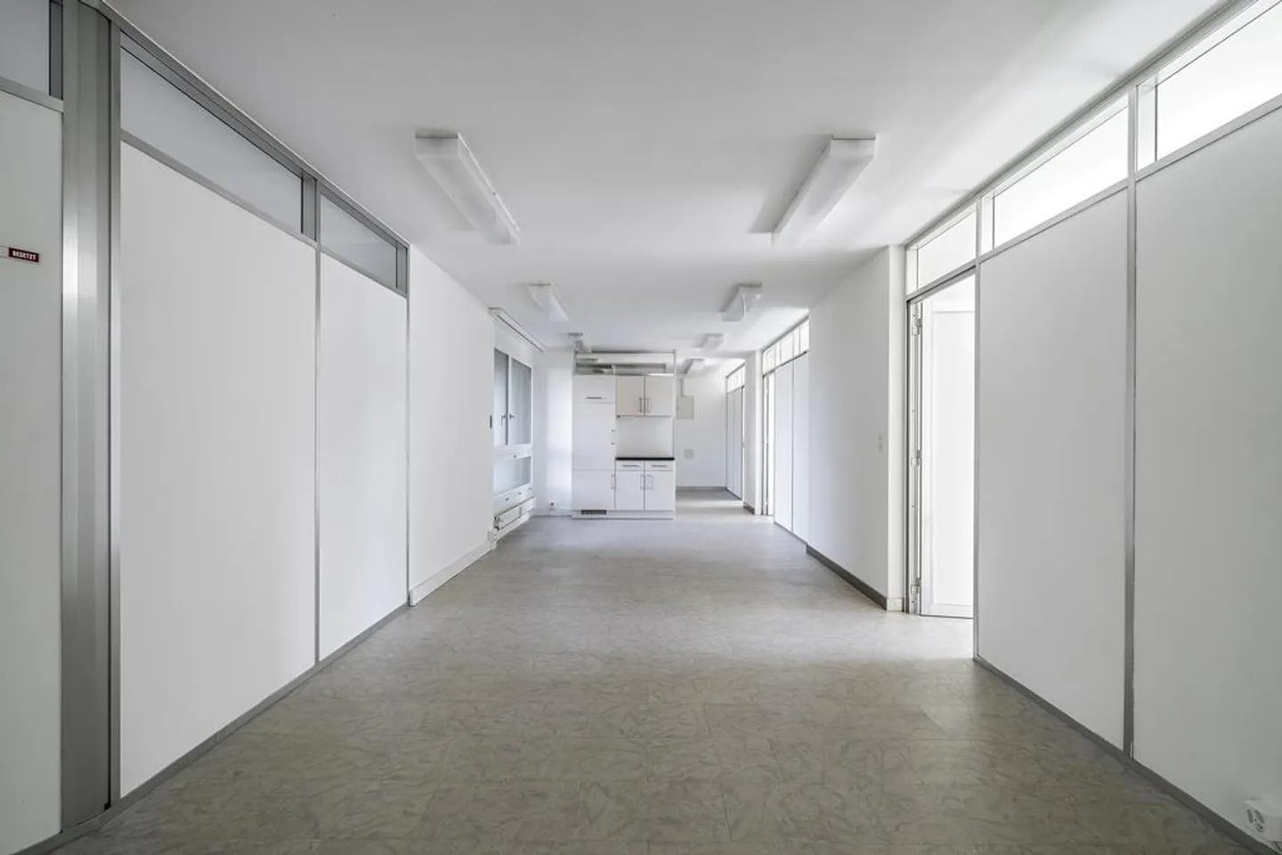 Commercial space in an attractive location in Münchenstein - Photo 7 of 12