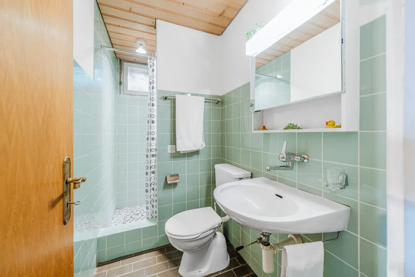 Casa bifamiliare con terrazza e padiglione in vetro - Foto 6 di 22