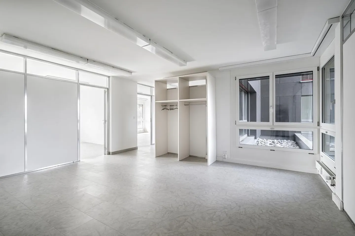 Commercial space in an attractive location in Münchenstein - Photo 9 of 12