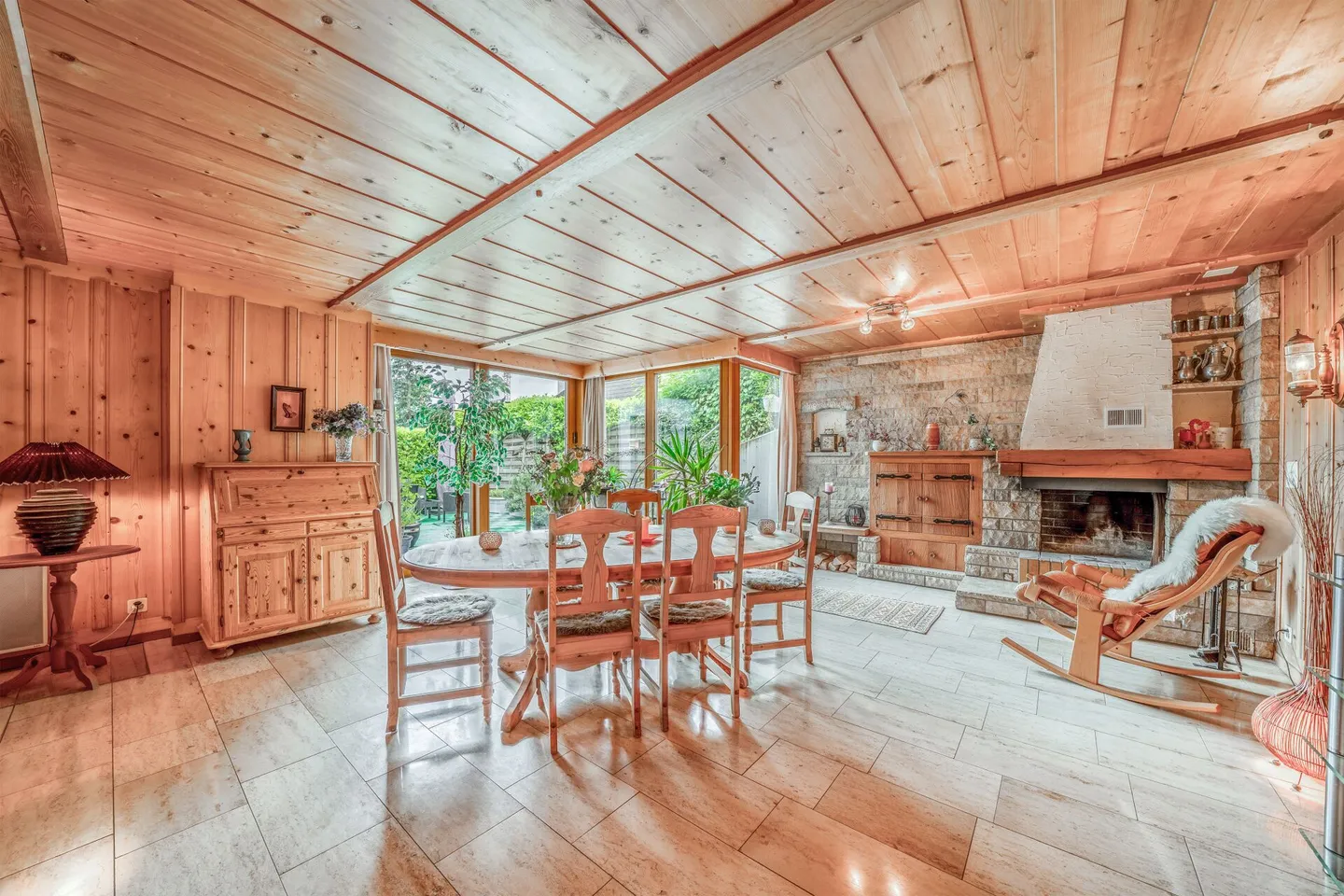 Casa bifamiliare con terrazza e padiglione in vetro - Foto 11 di 22