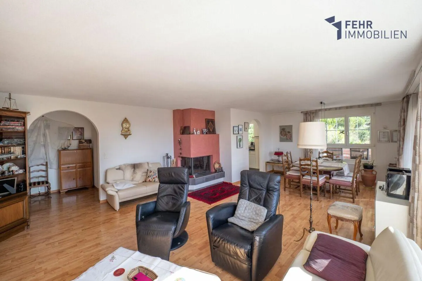 Fehr Immobiliare - Ampio appartamento di 5½ stanze in una posizione soleggiata - Foto 2 di 13