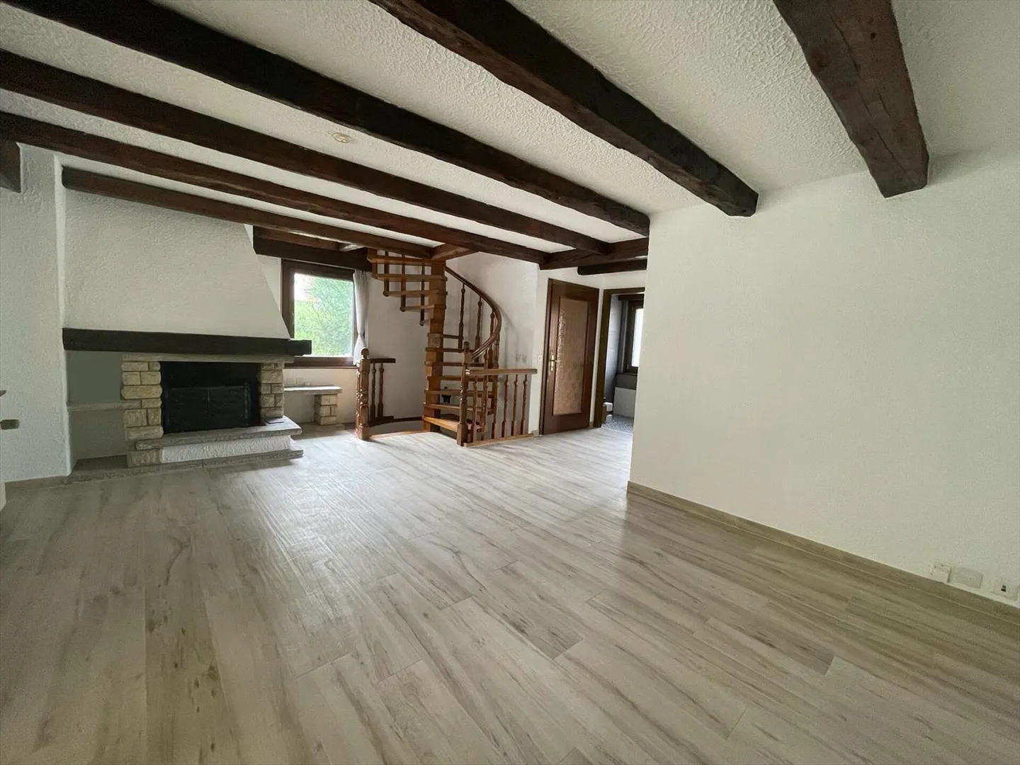 Duplex 4,5 pièces à Grône - Photo 3 sur 13