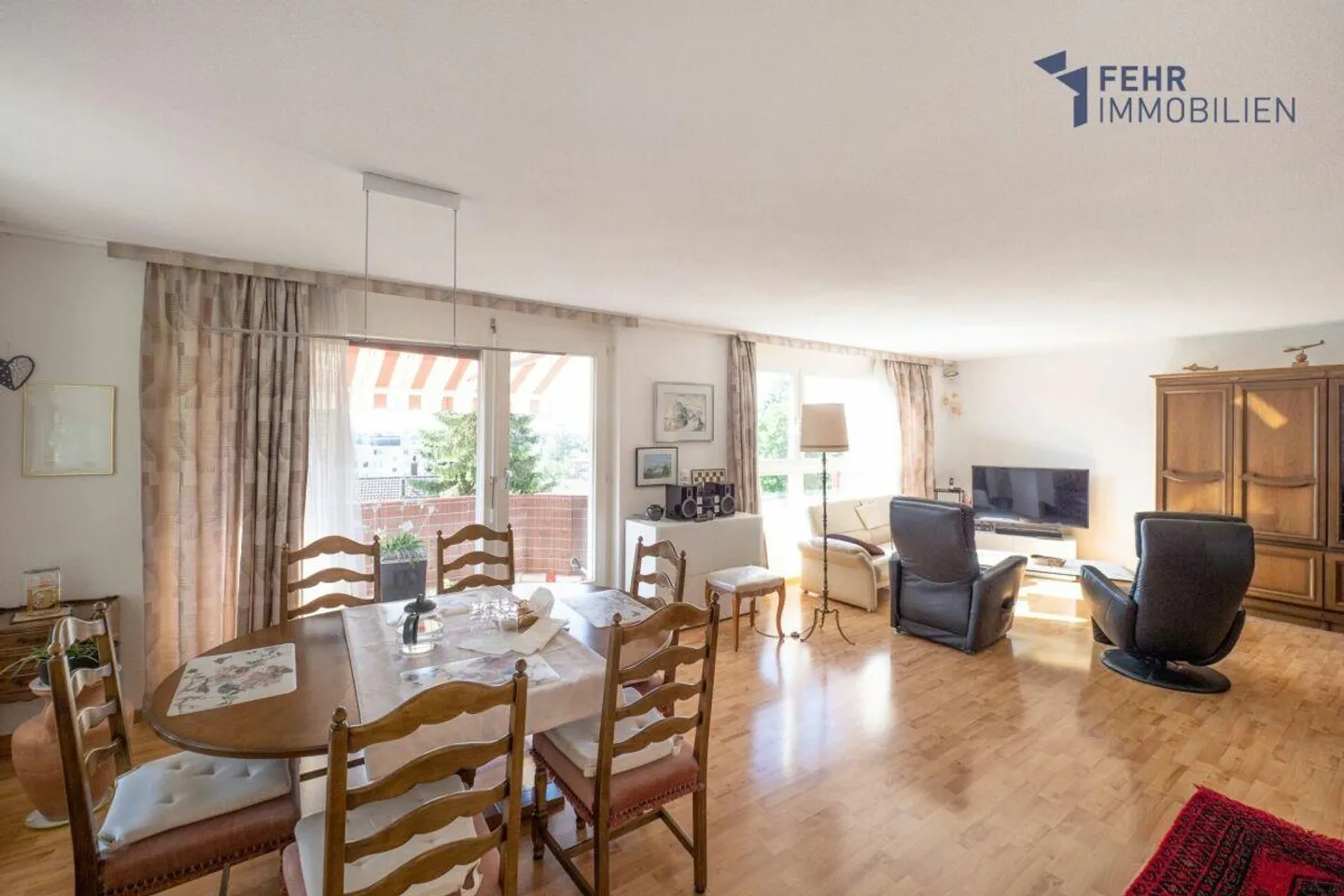 Fehr Immobiliare - Ampio appartamento di 5½ stanze in una posizione soleggiata - Foto 3 di 13