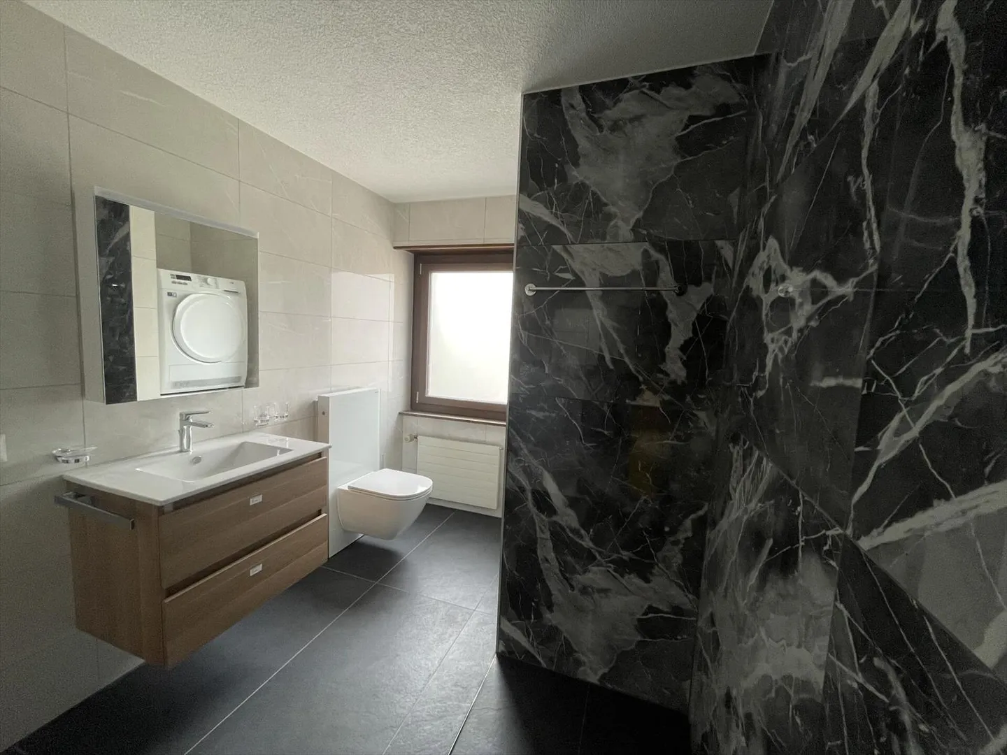 Duplex 4,5 pièces à Grône - Photo 10 sur 13