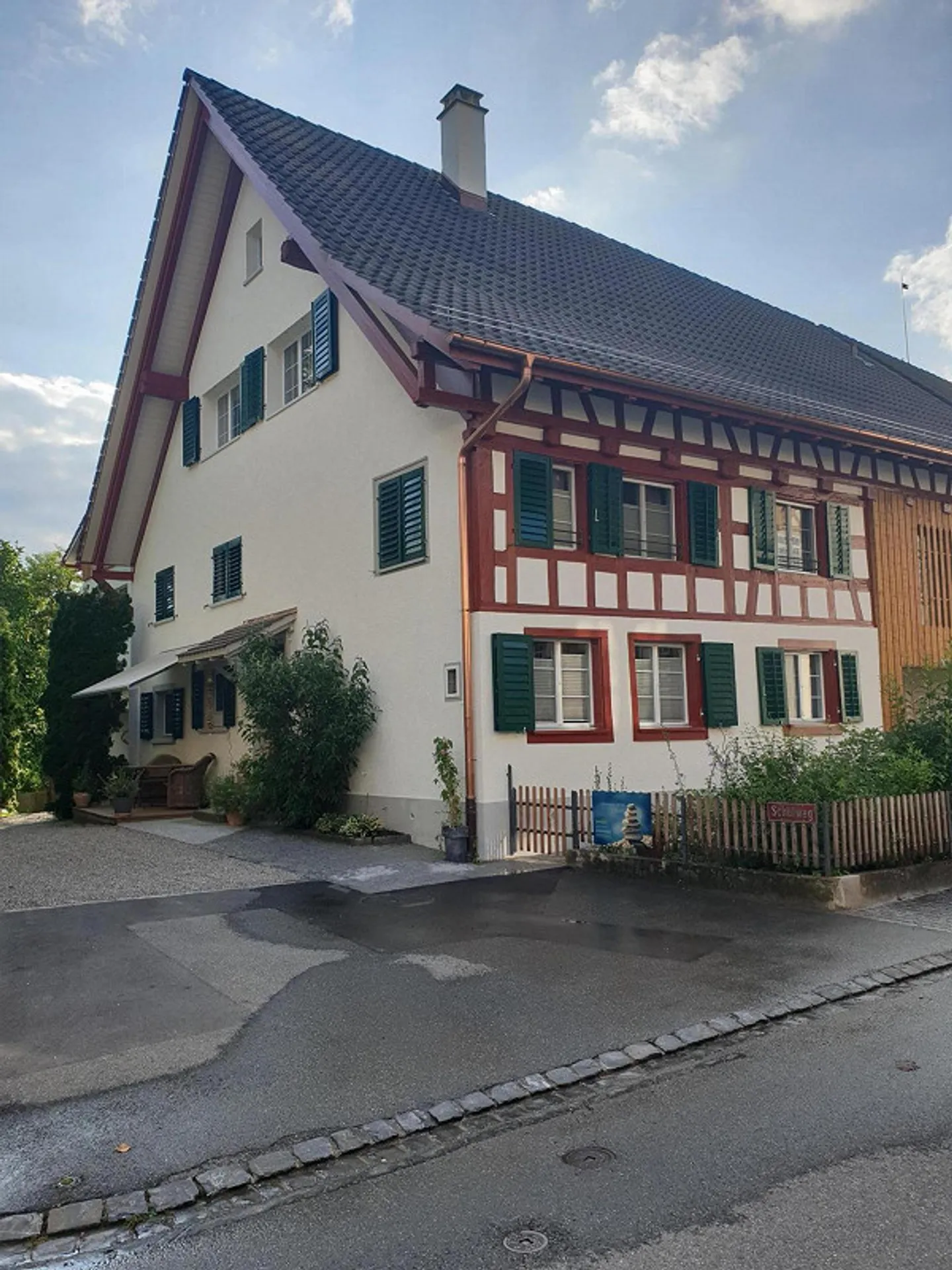 Charming 3.5-room apartment for lovers in a historic building - Photo 1 of 14