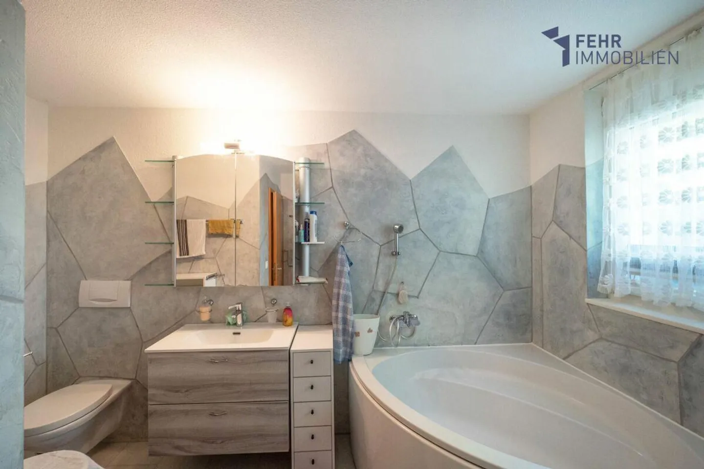 Fehr Immobiliare - Ampio appartamento di 5½ stanze in una posizione soleggiata - Foto 8 di 13