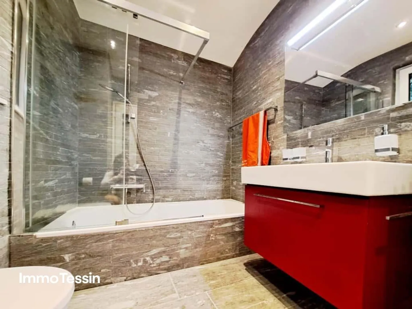 OPPORTUNITÉ : Villa exclusive et élégante avec charme intemporel et vue sur le lac - Photo 12 sur 13