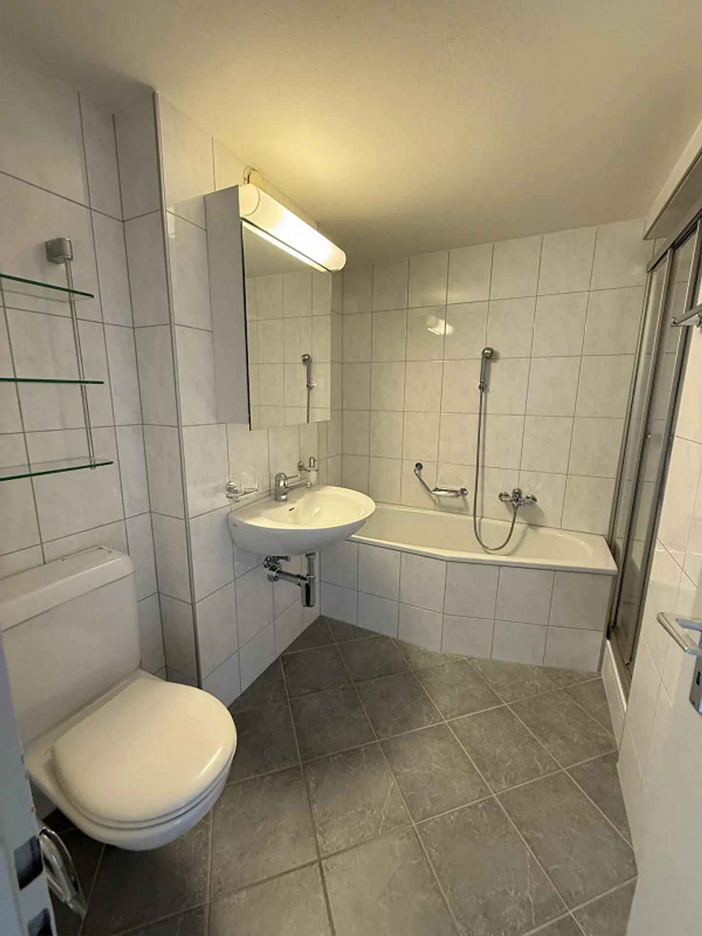 Appartamento spazioso di 5,5 stanze - Foto 2 di 12