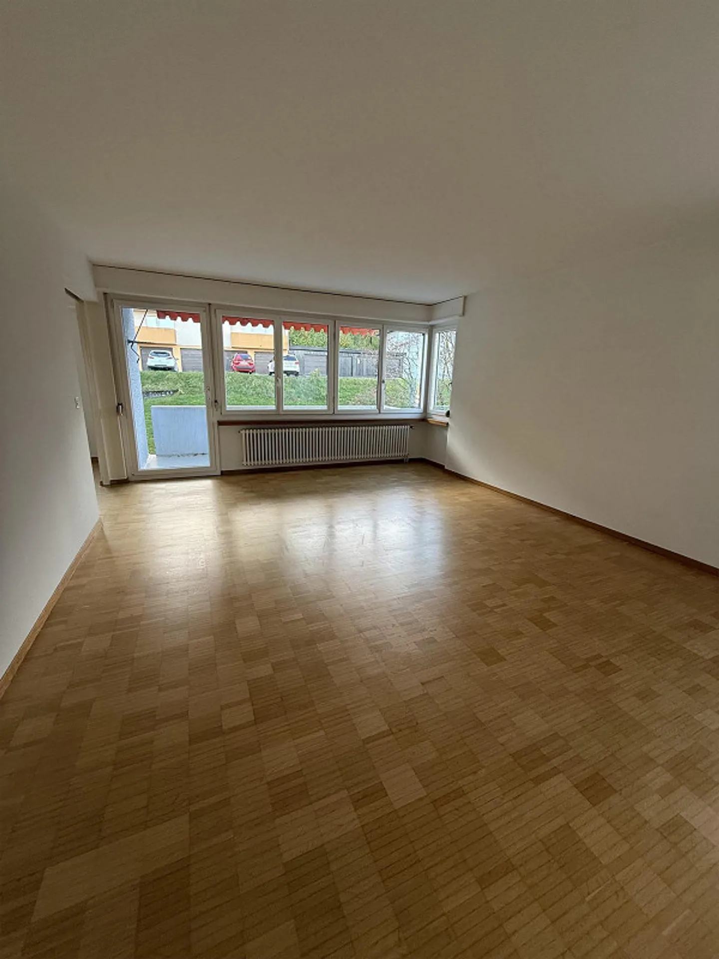 Appartamento spazioso di 5,5 stanze - Foto 3 di 12