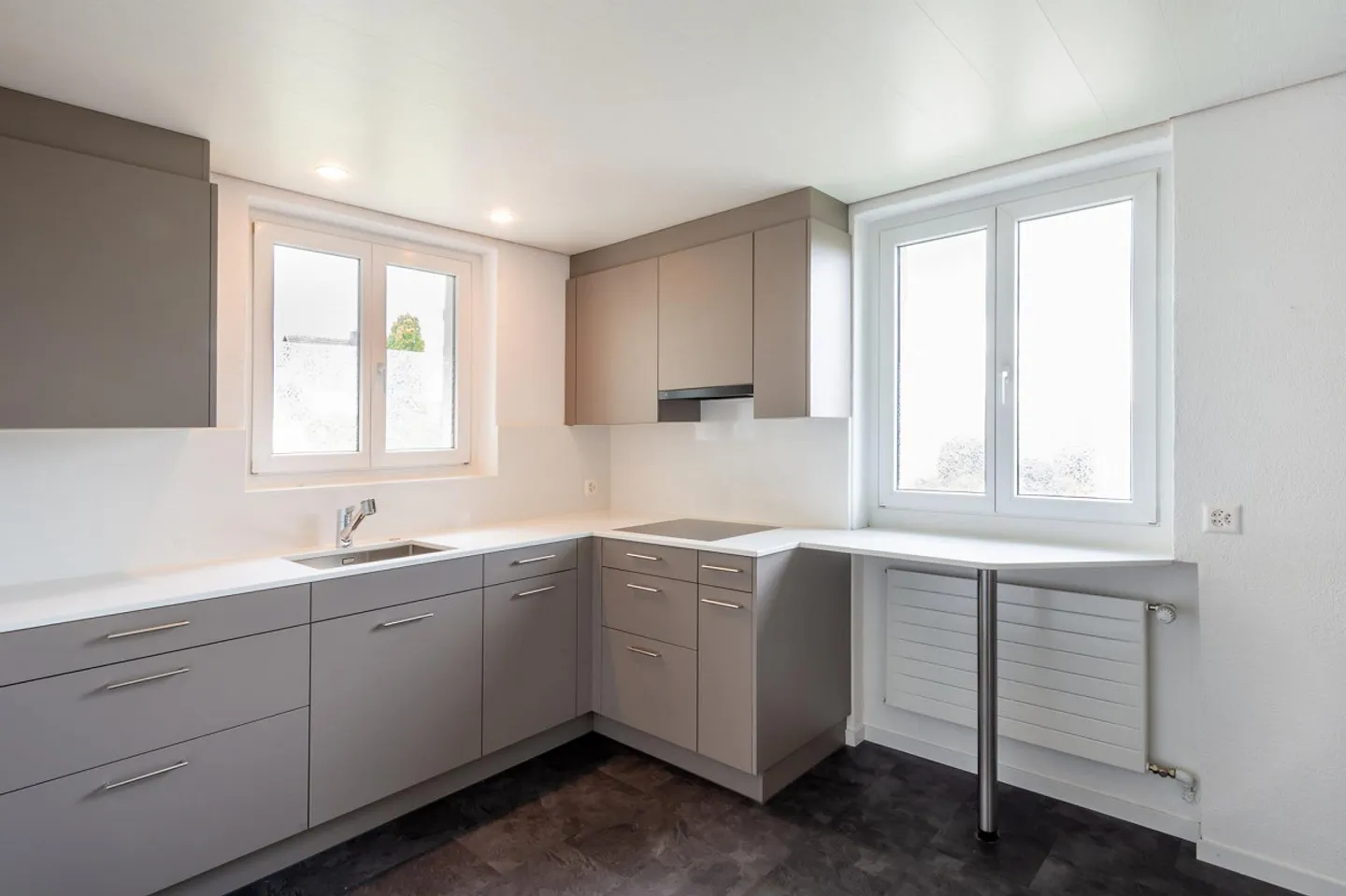 Two-family house with a separate apartment and wild romantic garden - Photo 12 of 21