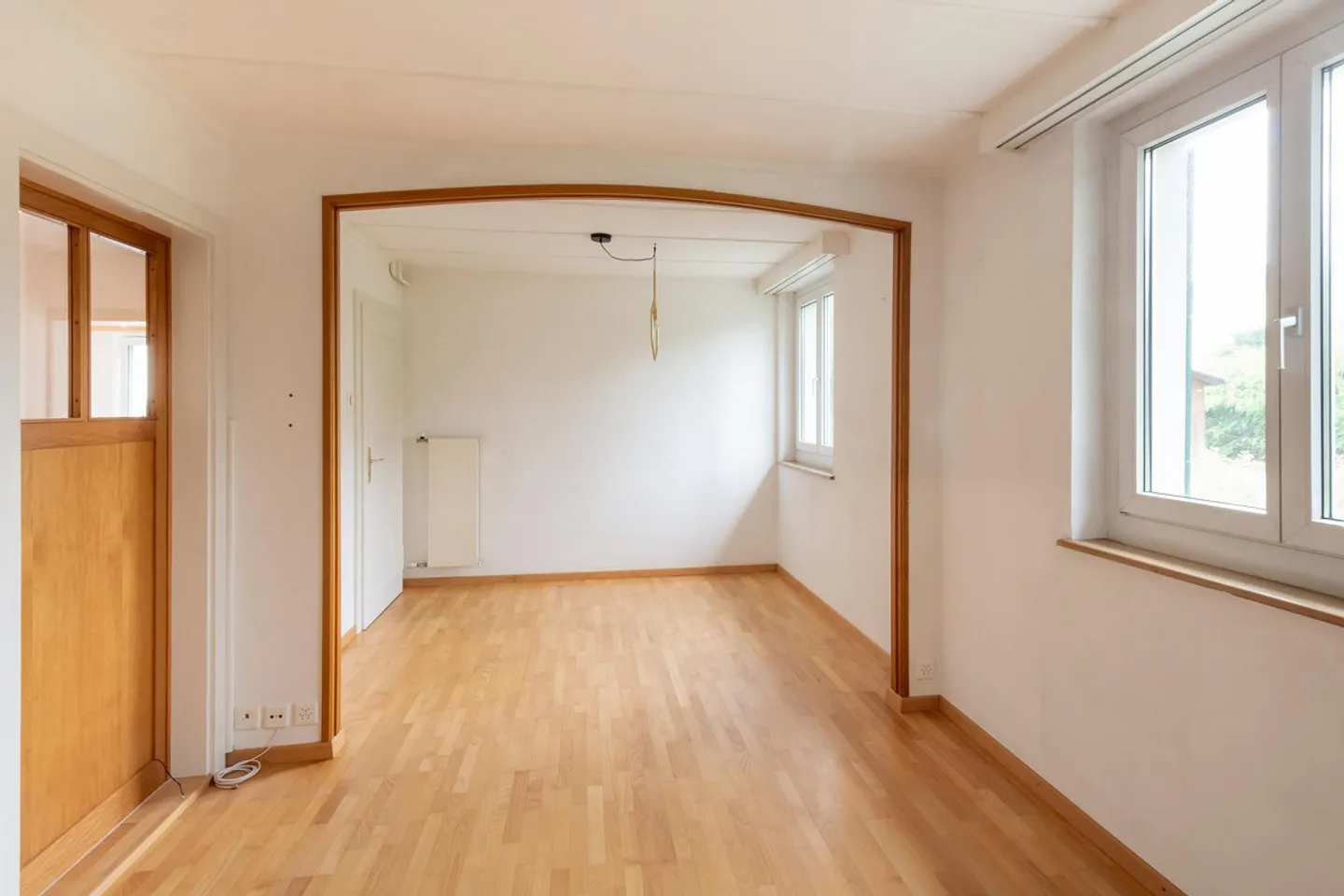 Two-family house with a separate apartment and wild romantic garden - Photo 10 of 21