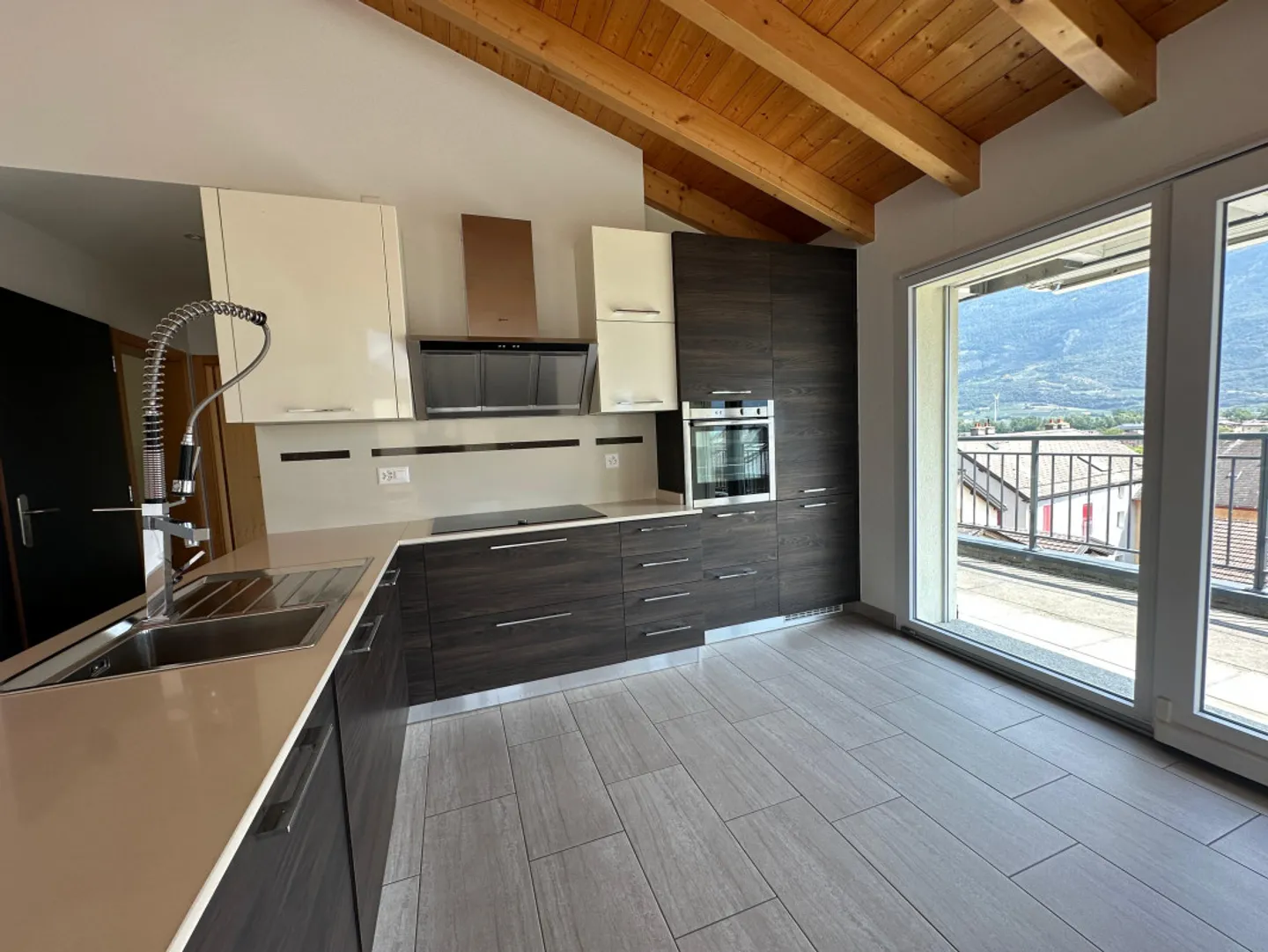 Appartamento 4.5 stanze - Foto 3 di 12