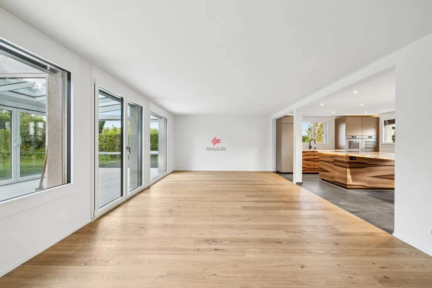 Luxury Family Home - Photo 5 of 15