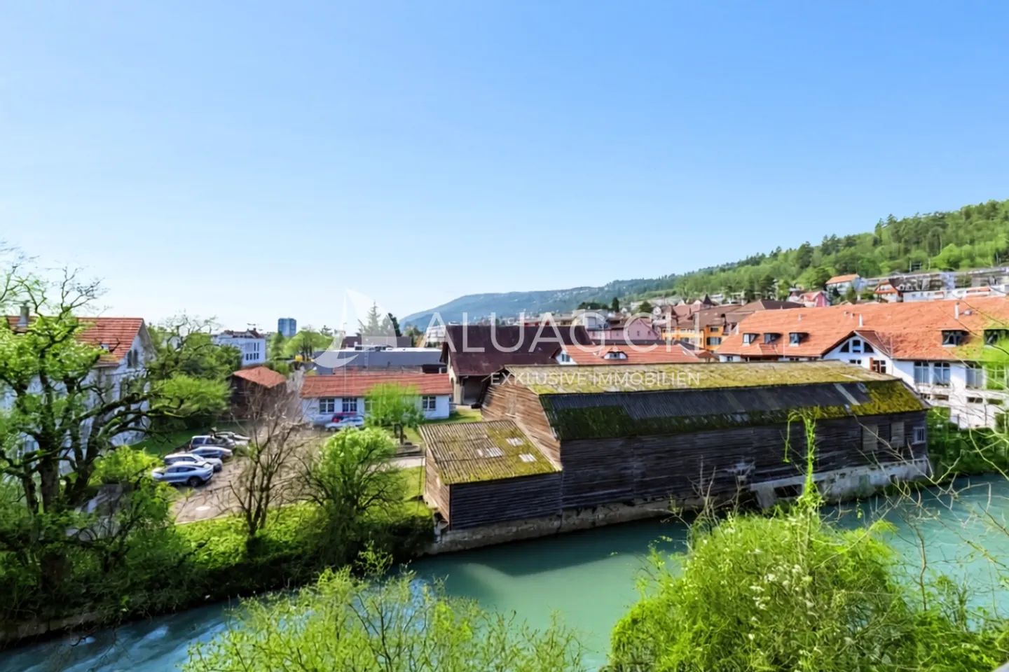 APPARTEMENT AVEC TERRASSE ET VUE ÉTENDUE - Photo 3 sur 13