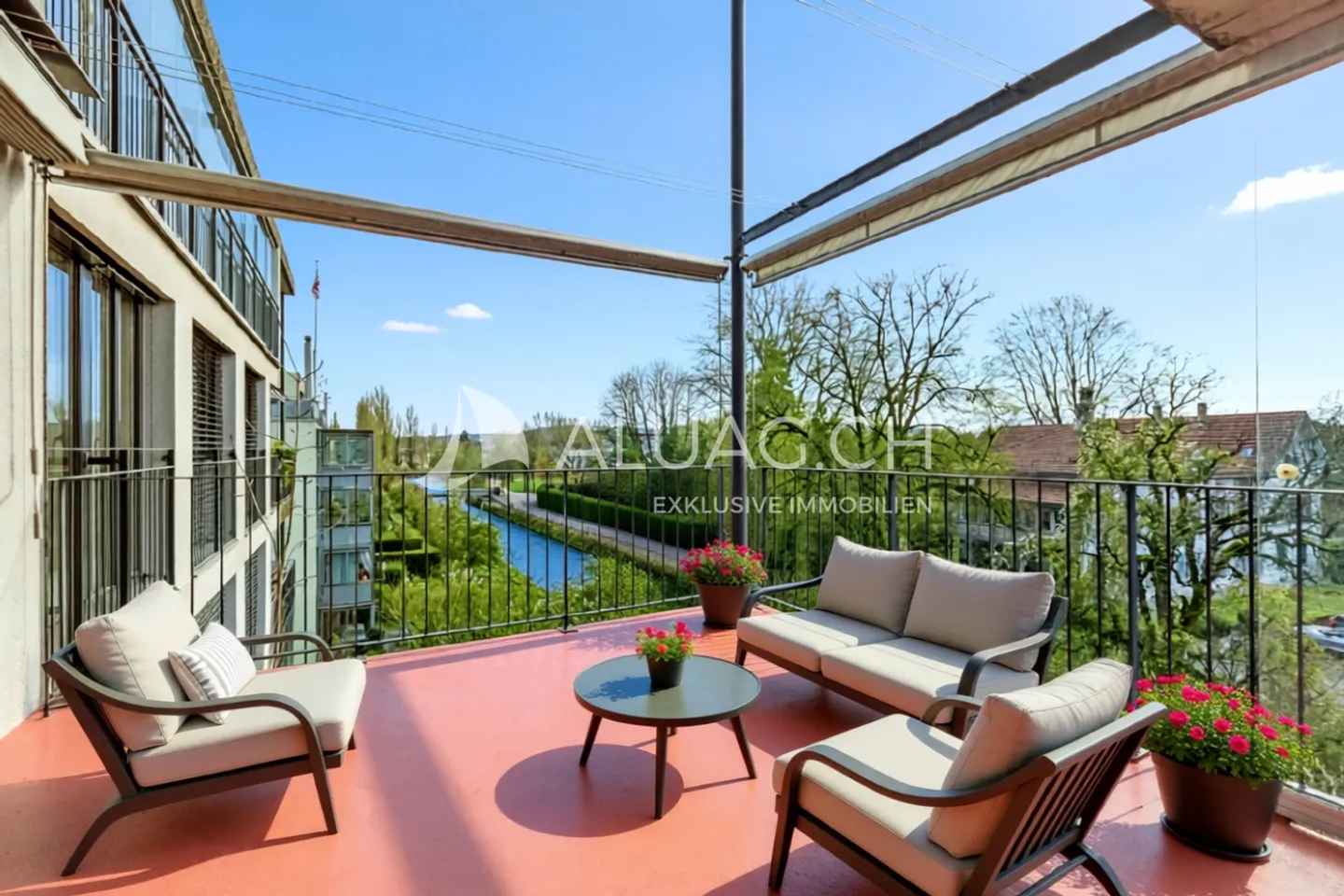 APPARTEMENT AVEC TERRASSE ET VUE ÉTENDUE - Photo 12 sur 13