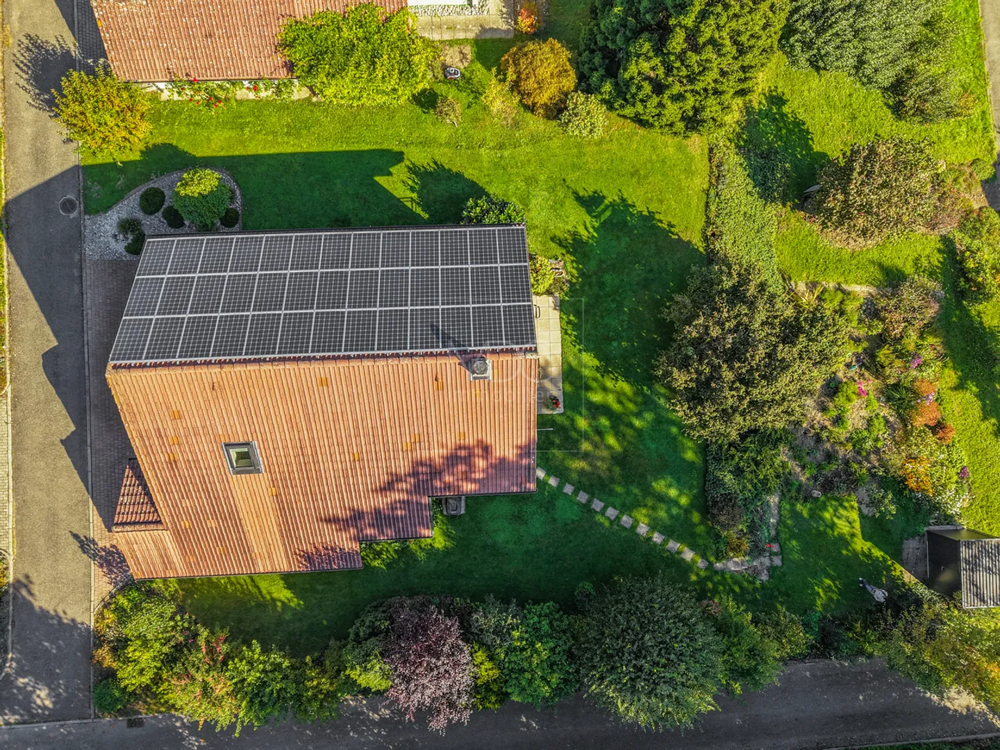 Bella villa individuale con un bellissimo giardino a Marly - Foto 16 di 17