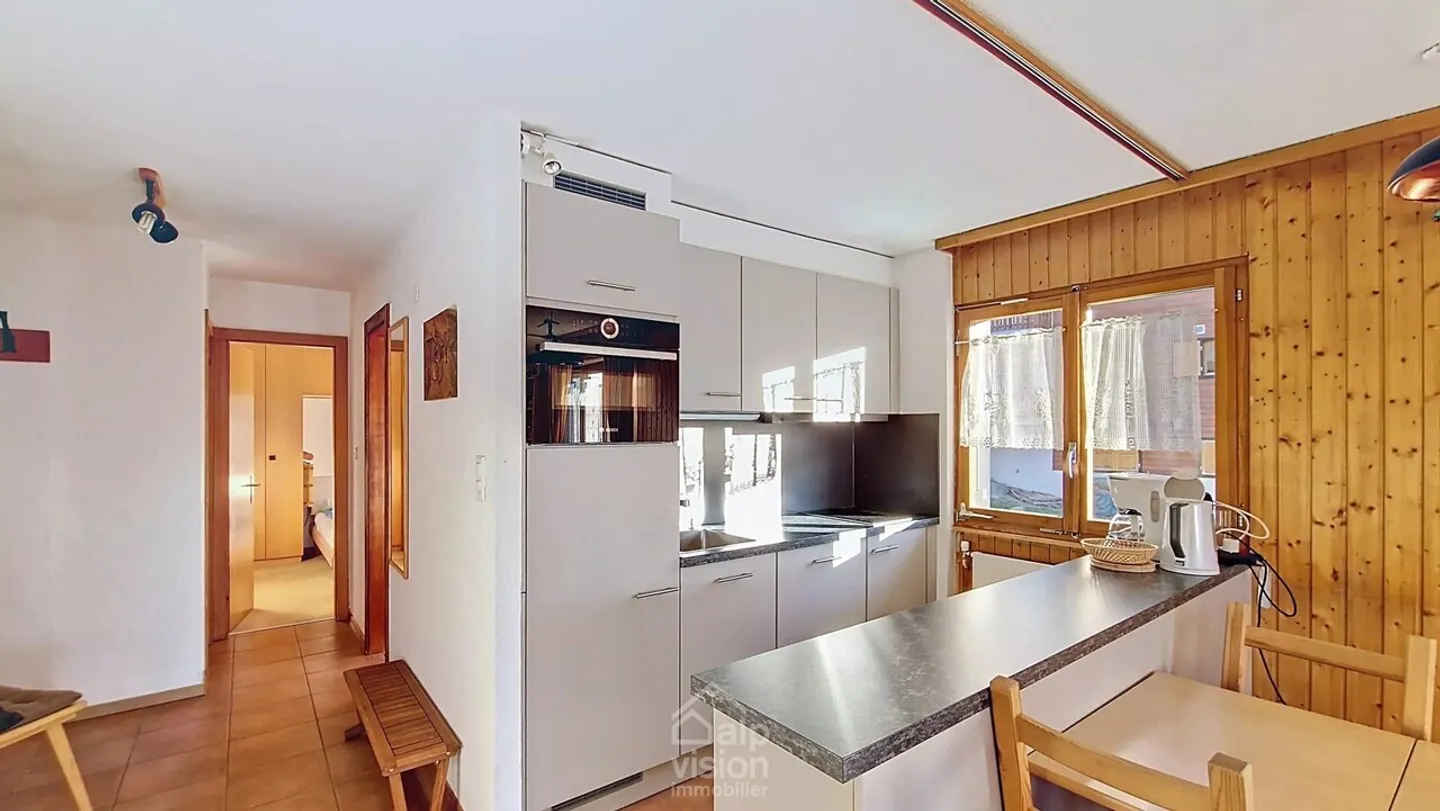 4.5 ROOM BRIGHT APARTMENT IN VEYSONNAZ | EXCLUSIVE PREVIEW - Photo 6 of 13