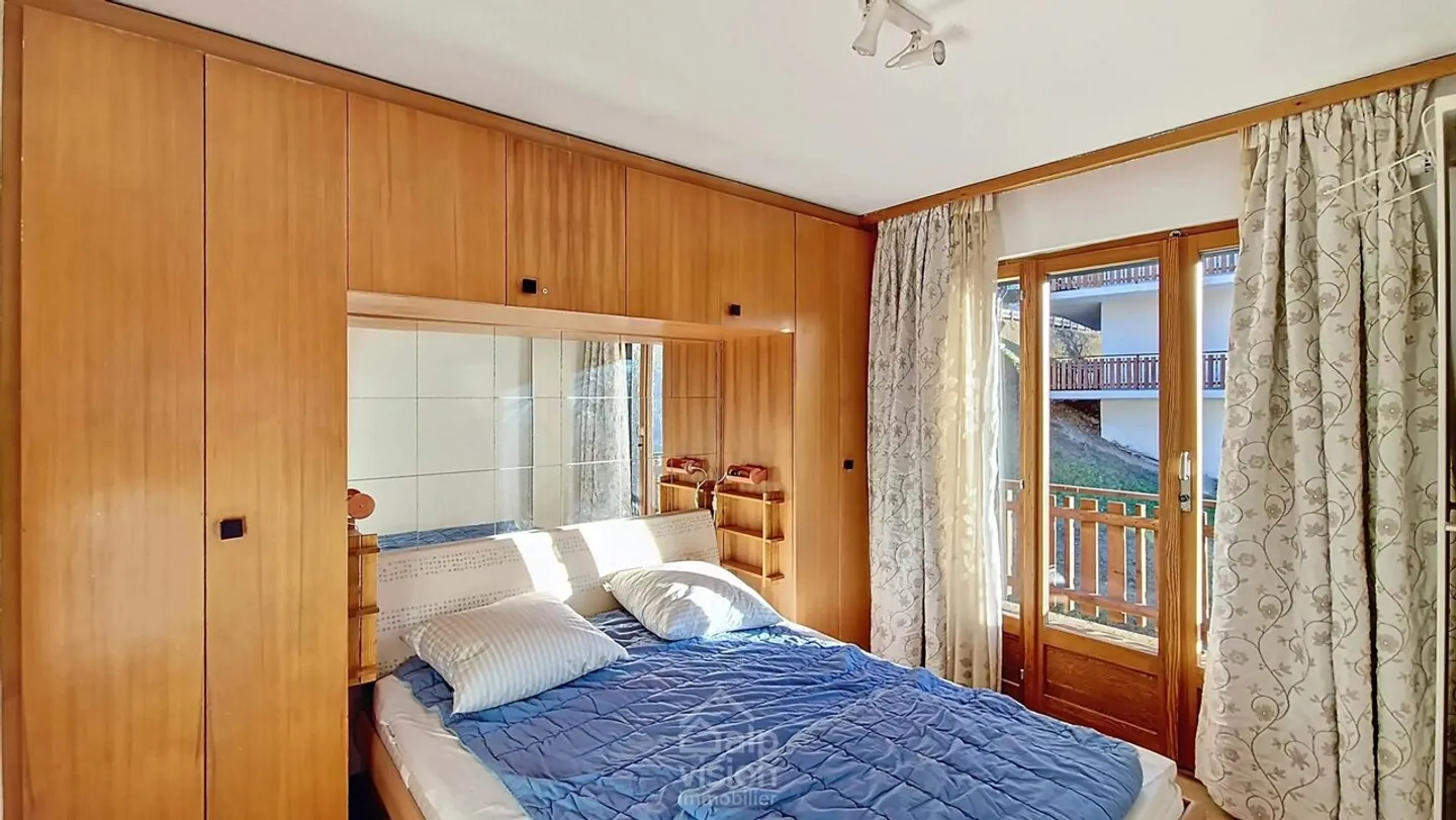 4.5 ROOM BRIGHT APARTMENT IN VEYSONNAZ | EXCLUSIVE PREVIEW - Photo 9 of 13