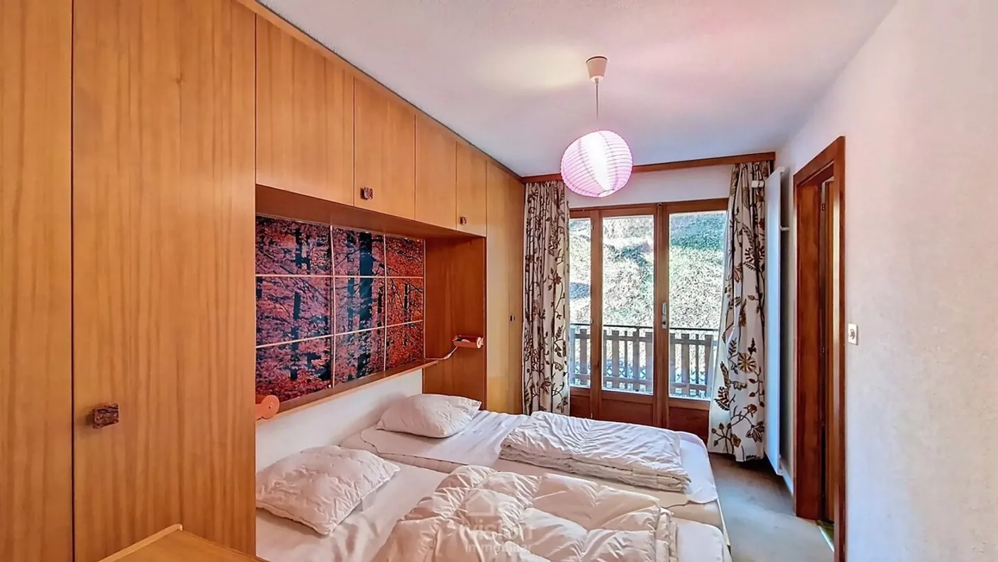 4.5 ROOM BRIGHT APARTMENT IN VEYSONNAZ | EXCLUSIVE PREVIEW - Photo 10 of 13